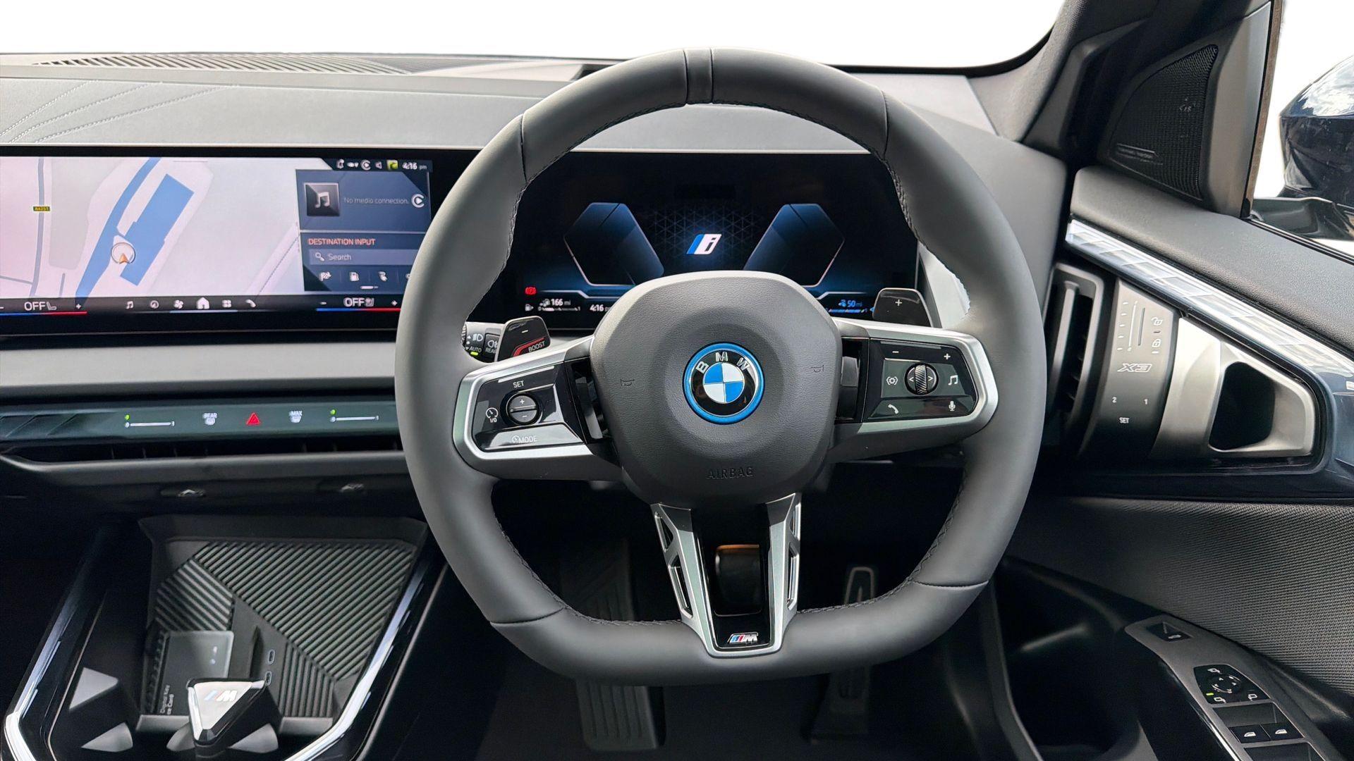 BMW X3 view 5