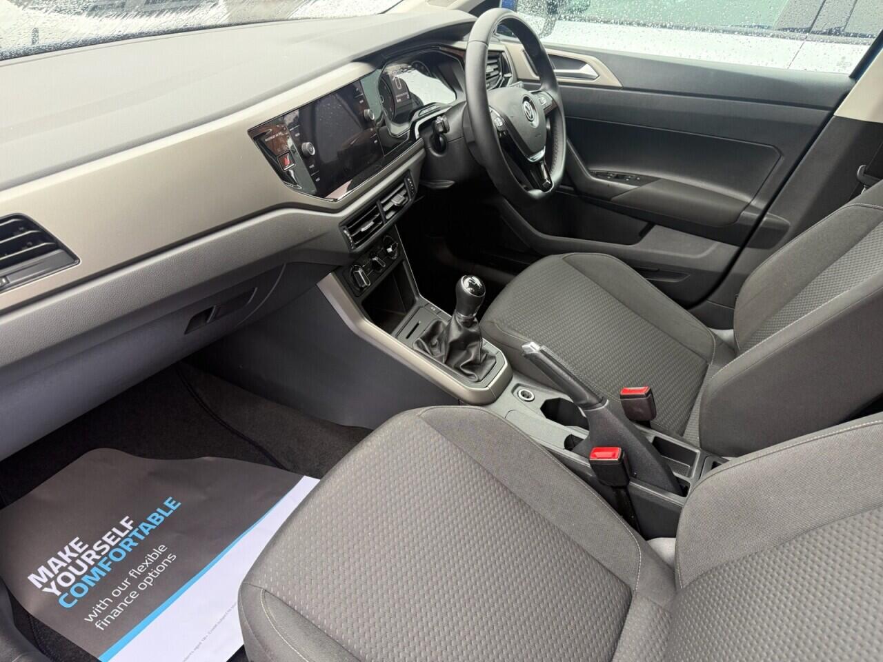 Volkswagen Polo view 2