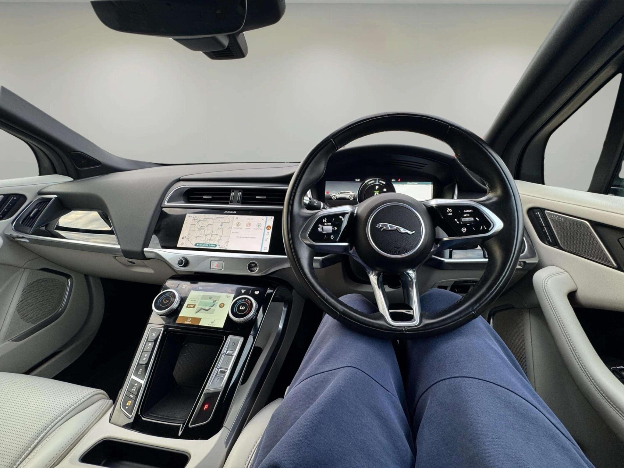 Jaguar I-Pace view 34