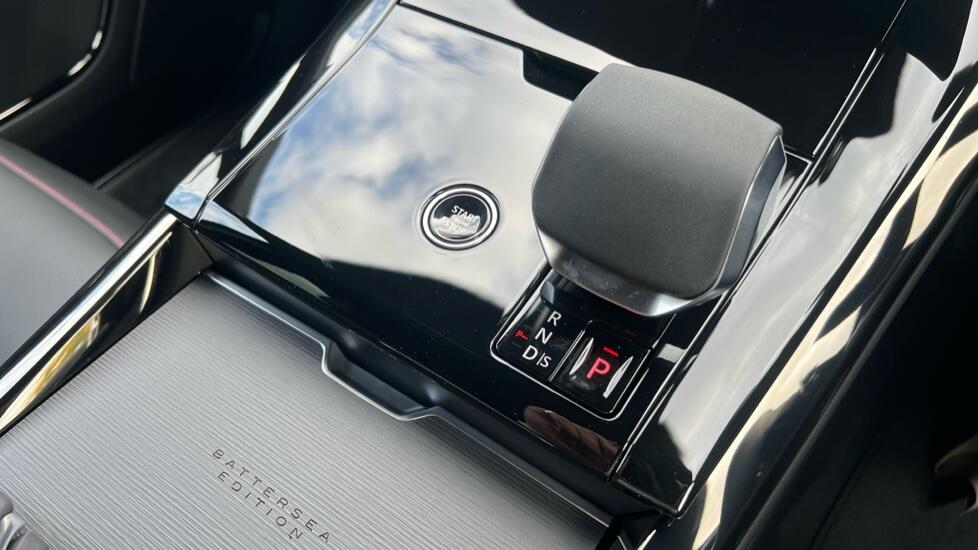 Land Rover Range Rover Sport view 13