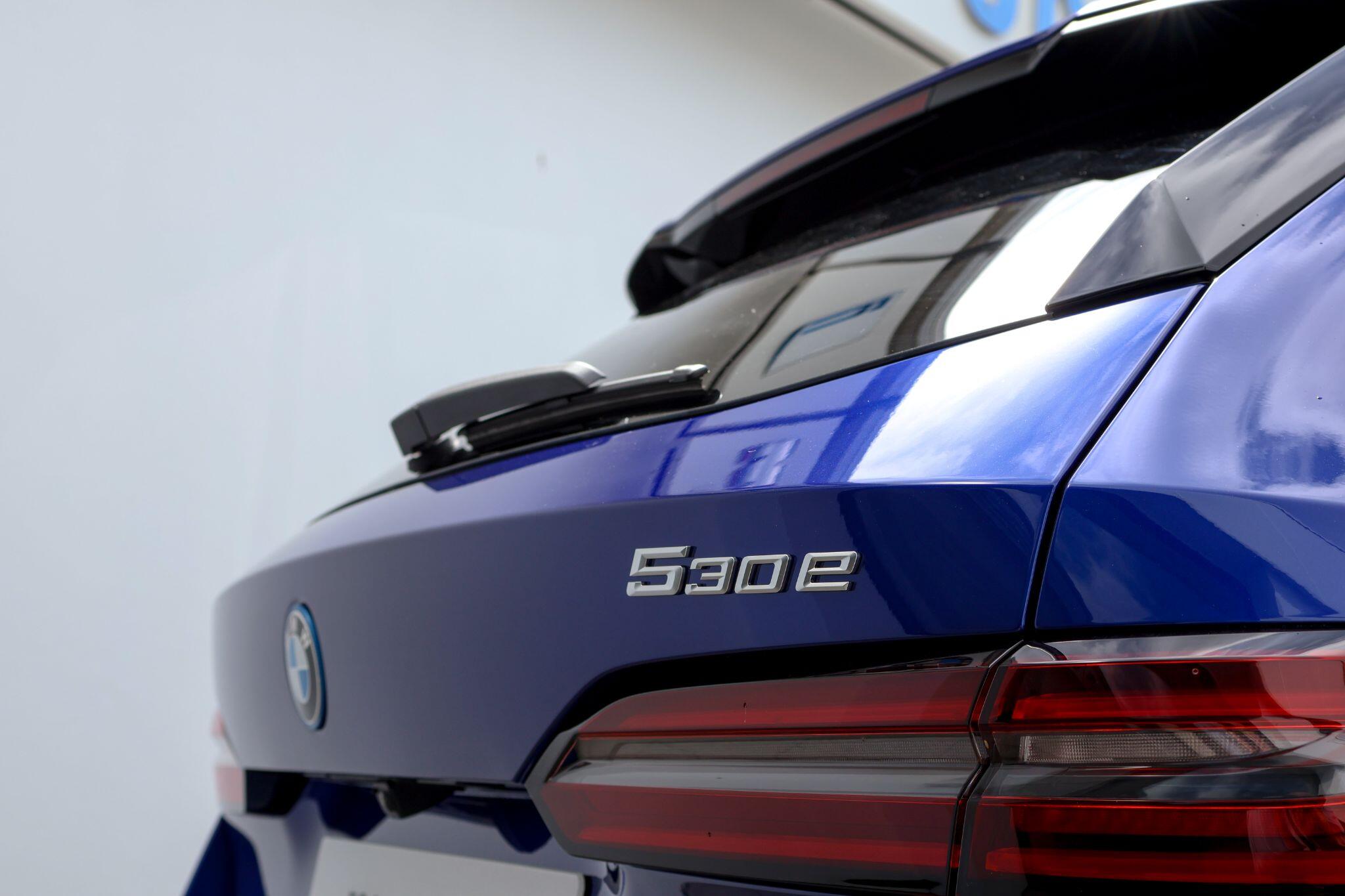 BMW 5 Series view 38