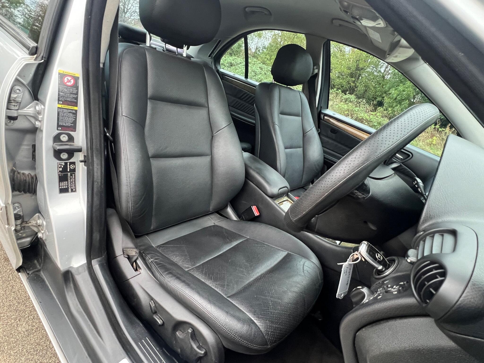 Mercedes-Benz C-Class view 21