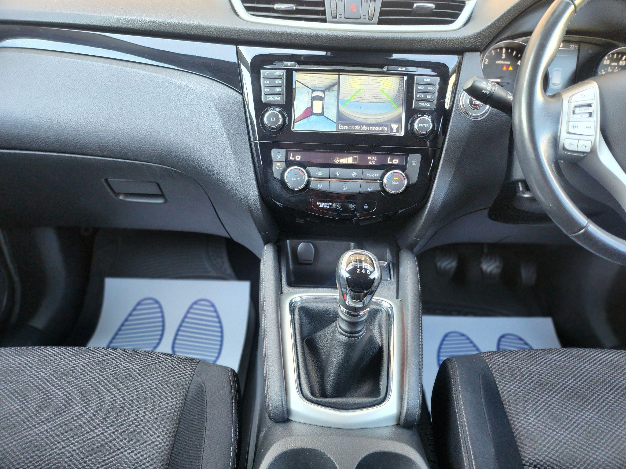 2015 Nissan Qashqai image 13
