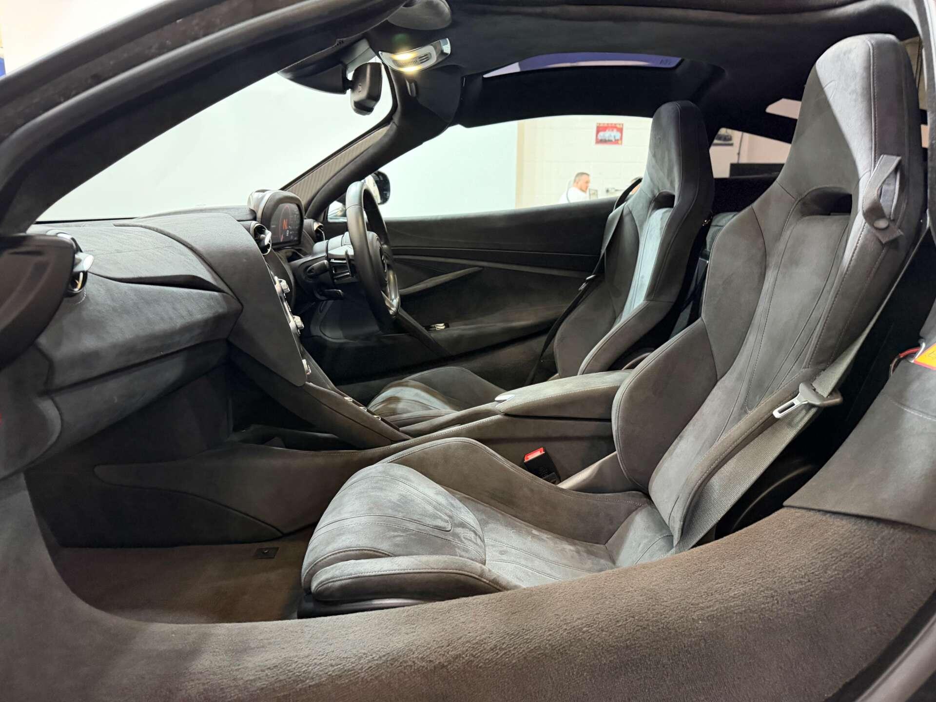 Mclaren 720s view 40