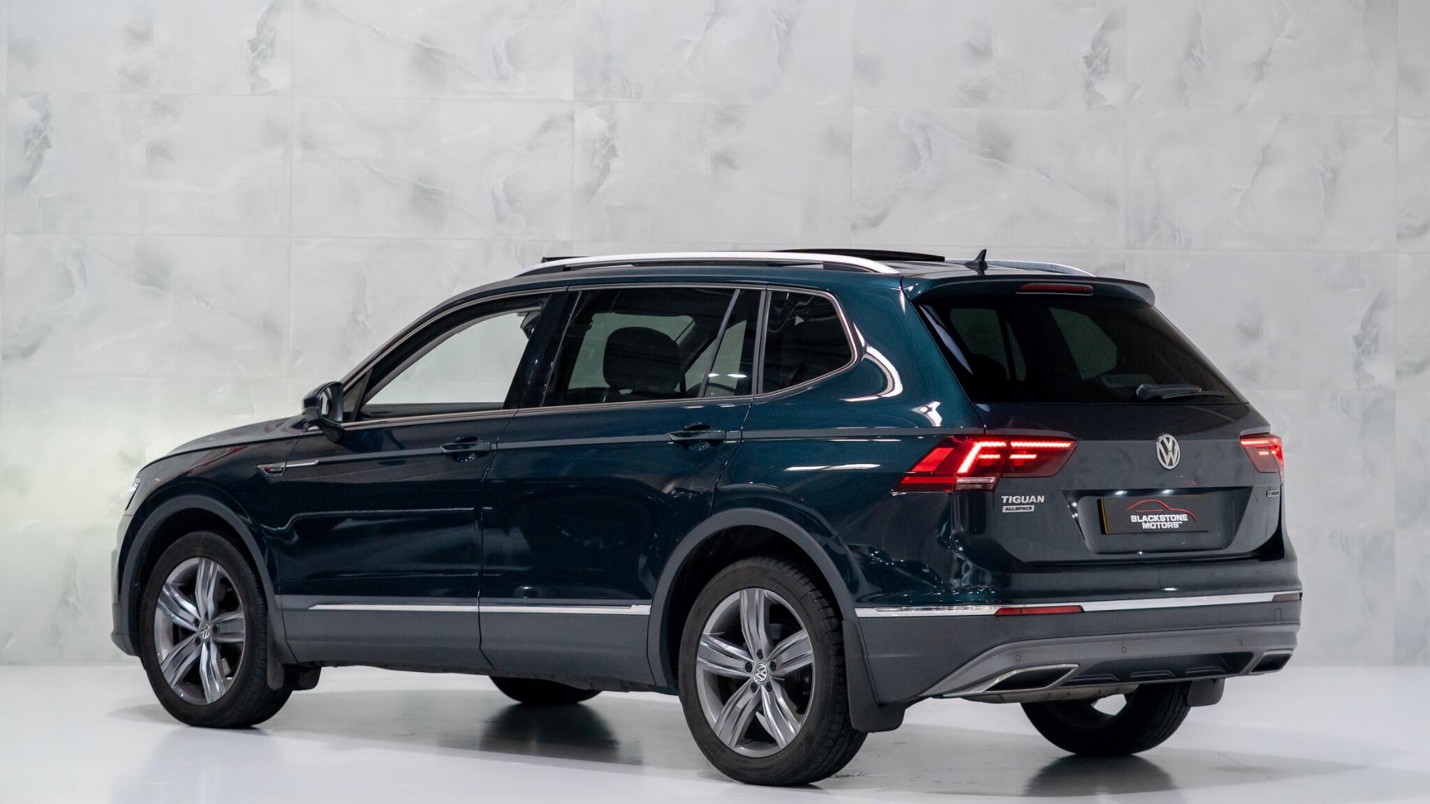 Volkswagen Tiguan Allspace view 5
