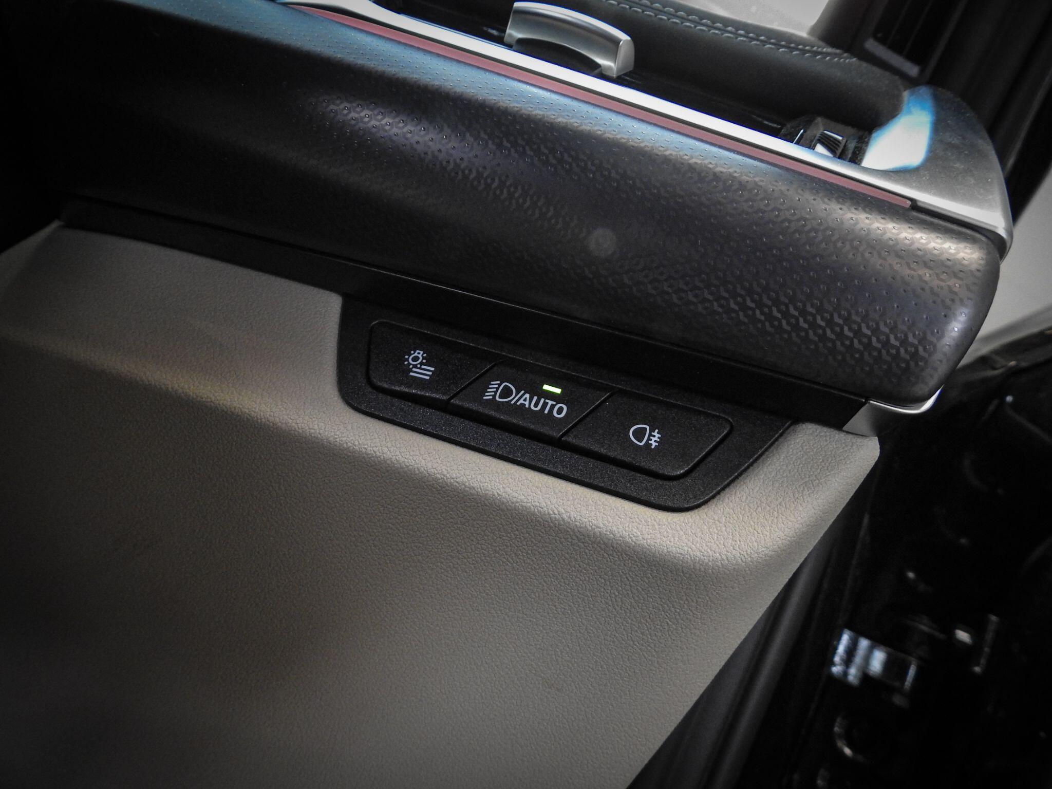 BMW Ix1 view 29