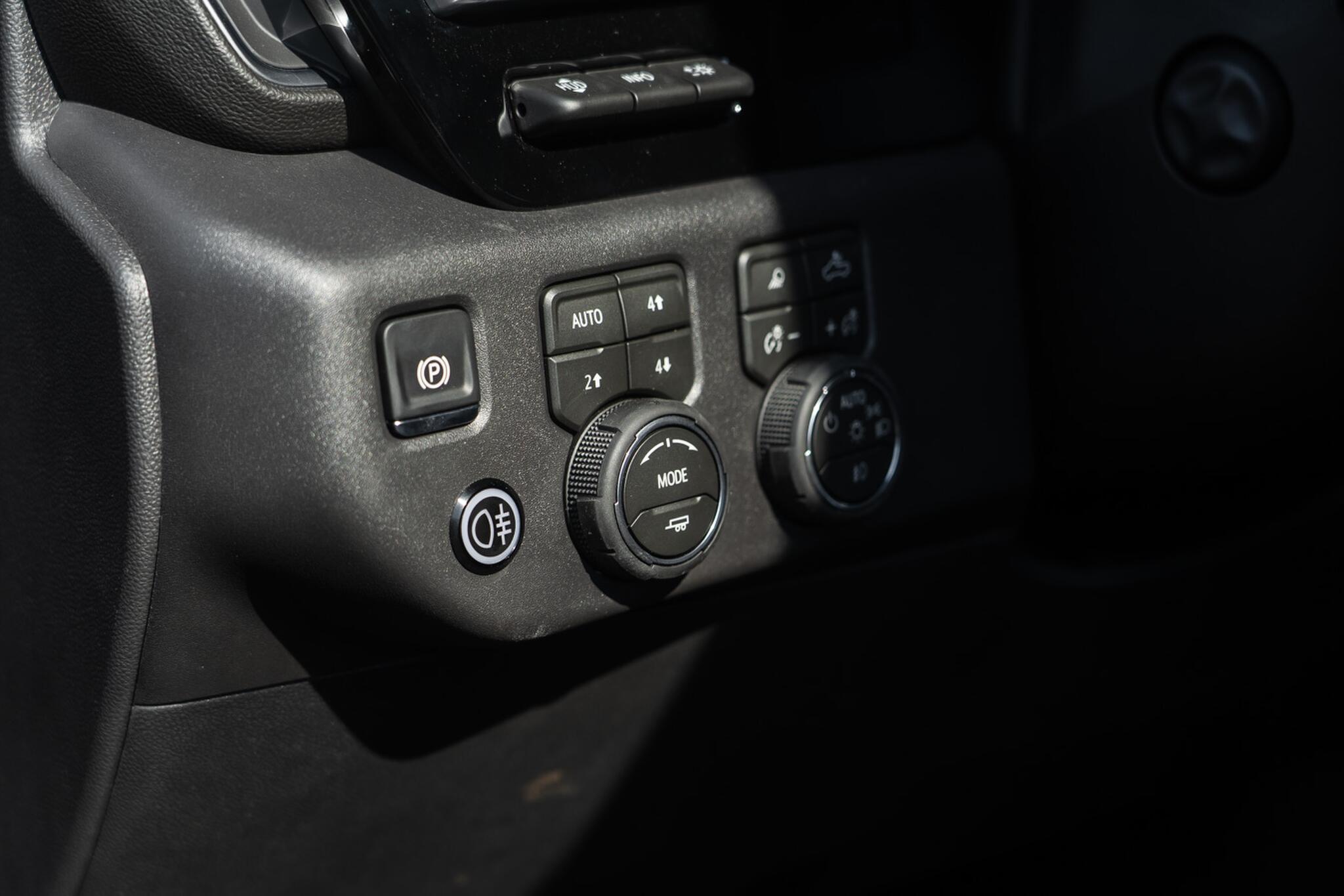Chevrolet Silverado view 49