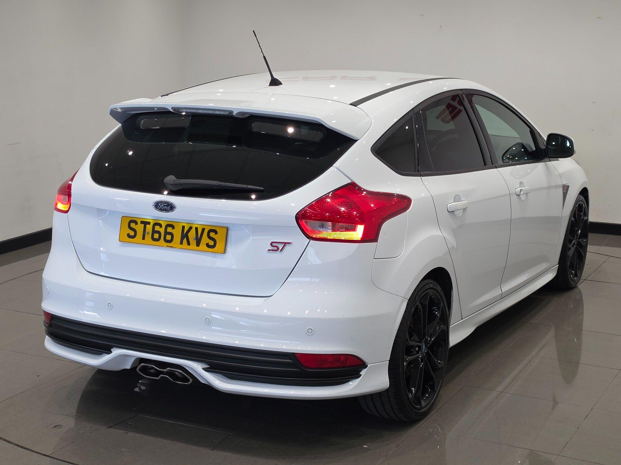 Ford Focus view 7