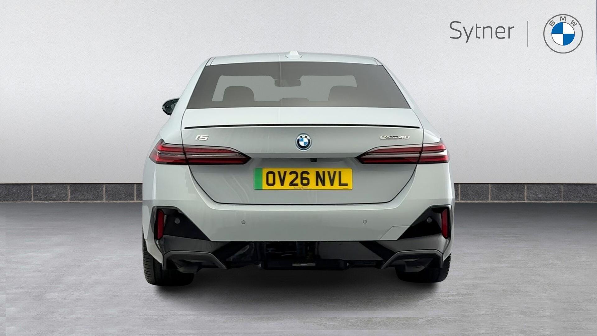BMW i5 view 15