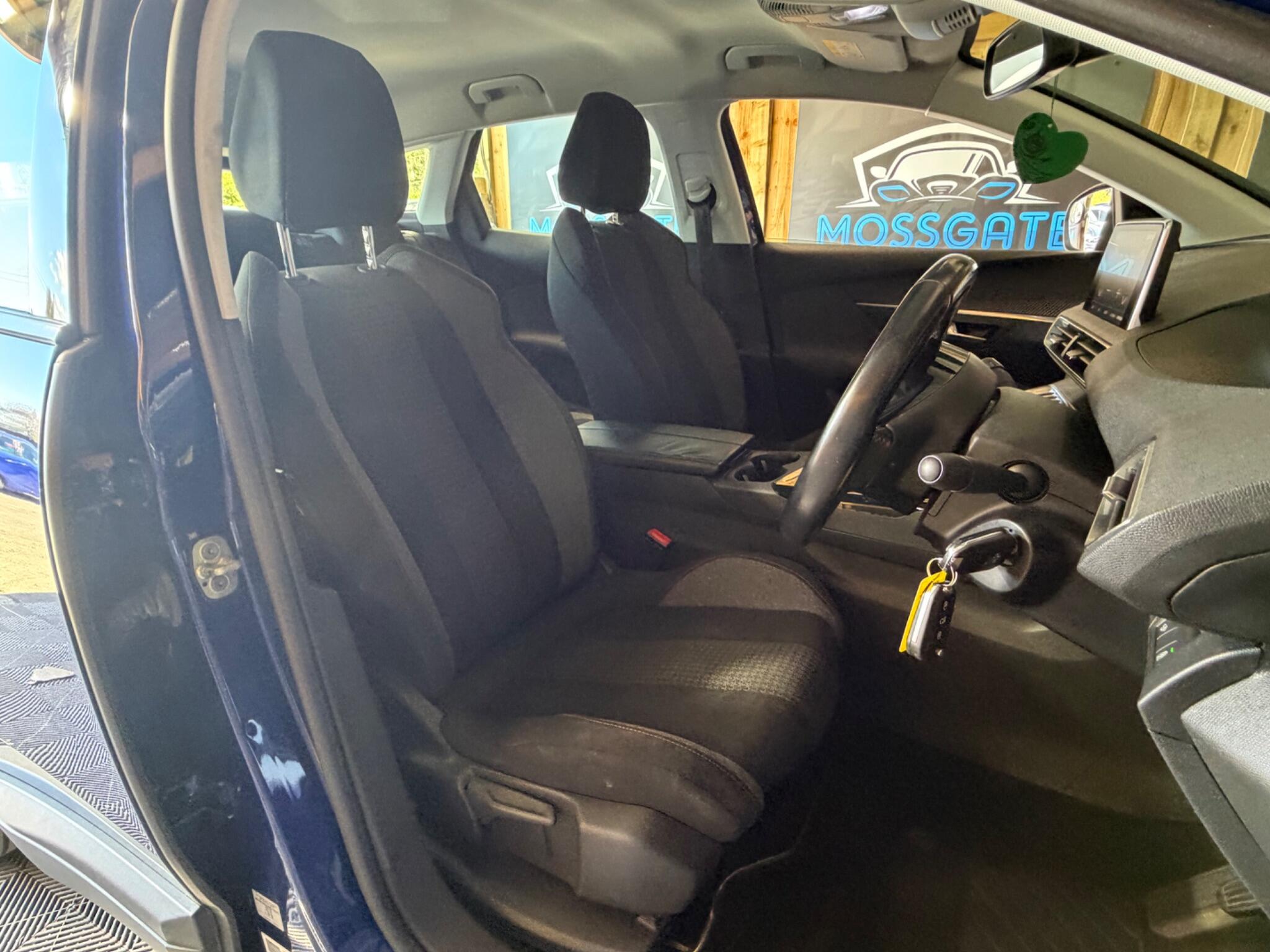 Peugeot 3008 view 17