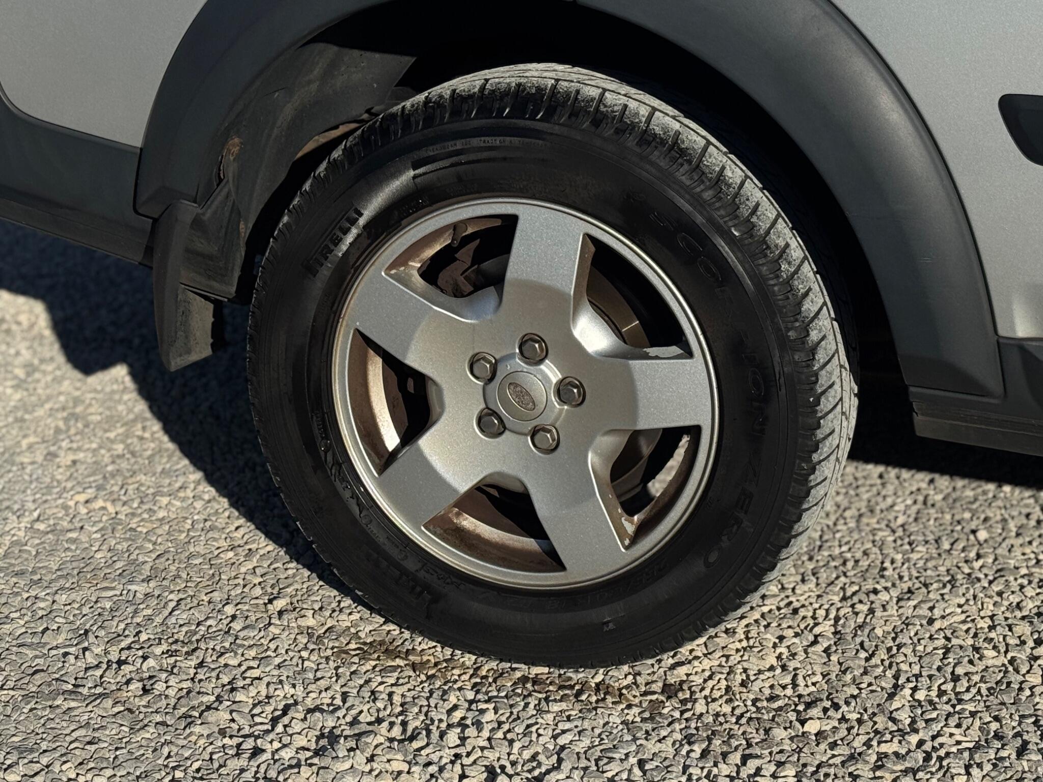 Land Rover Discovery view 73