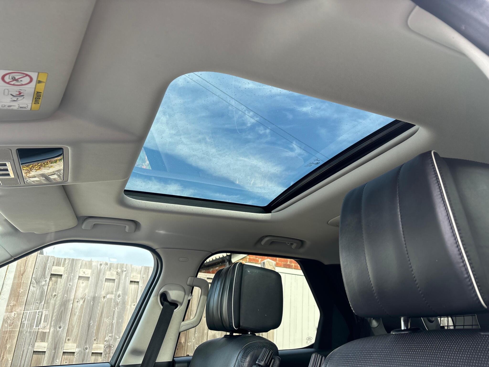 Land Rover Discovery 3 view 22