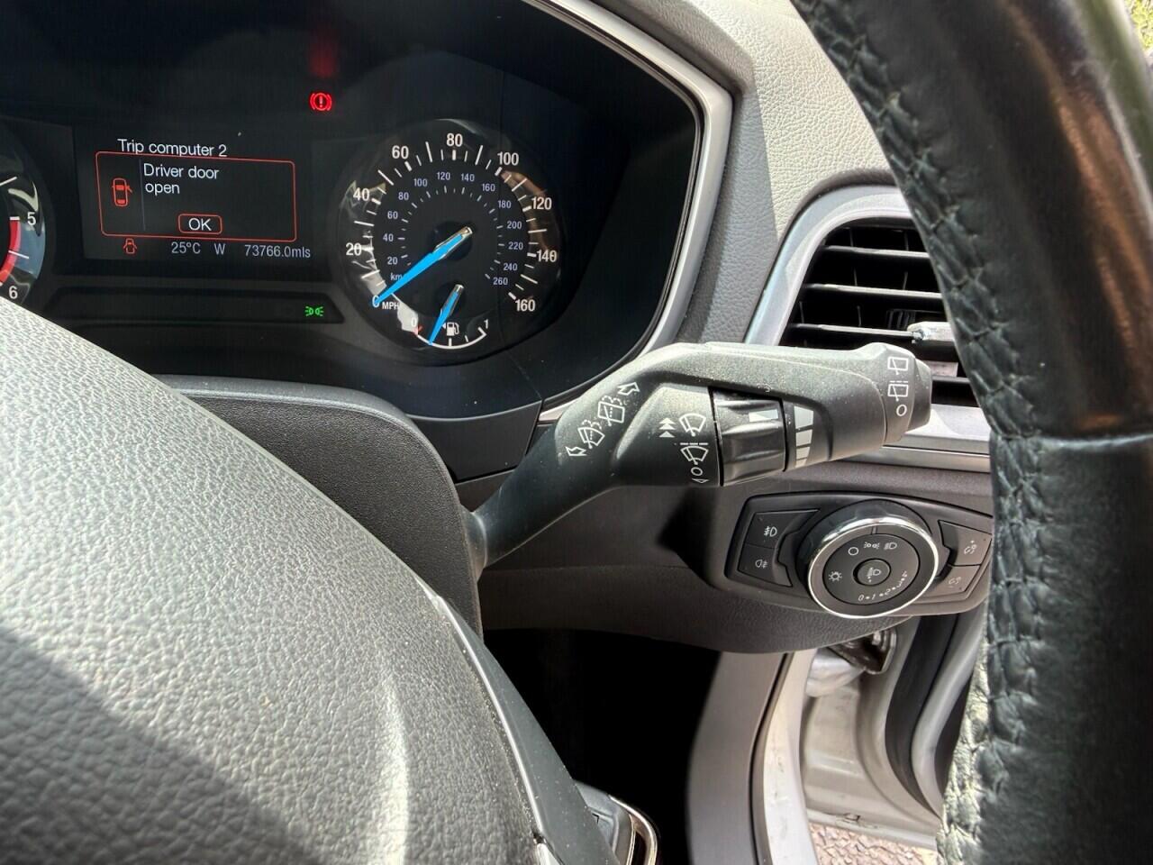Ford Mondeo view 17