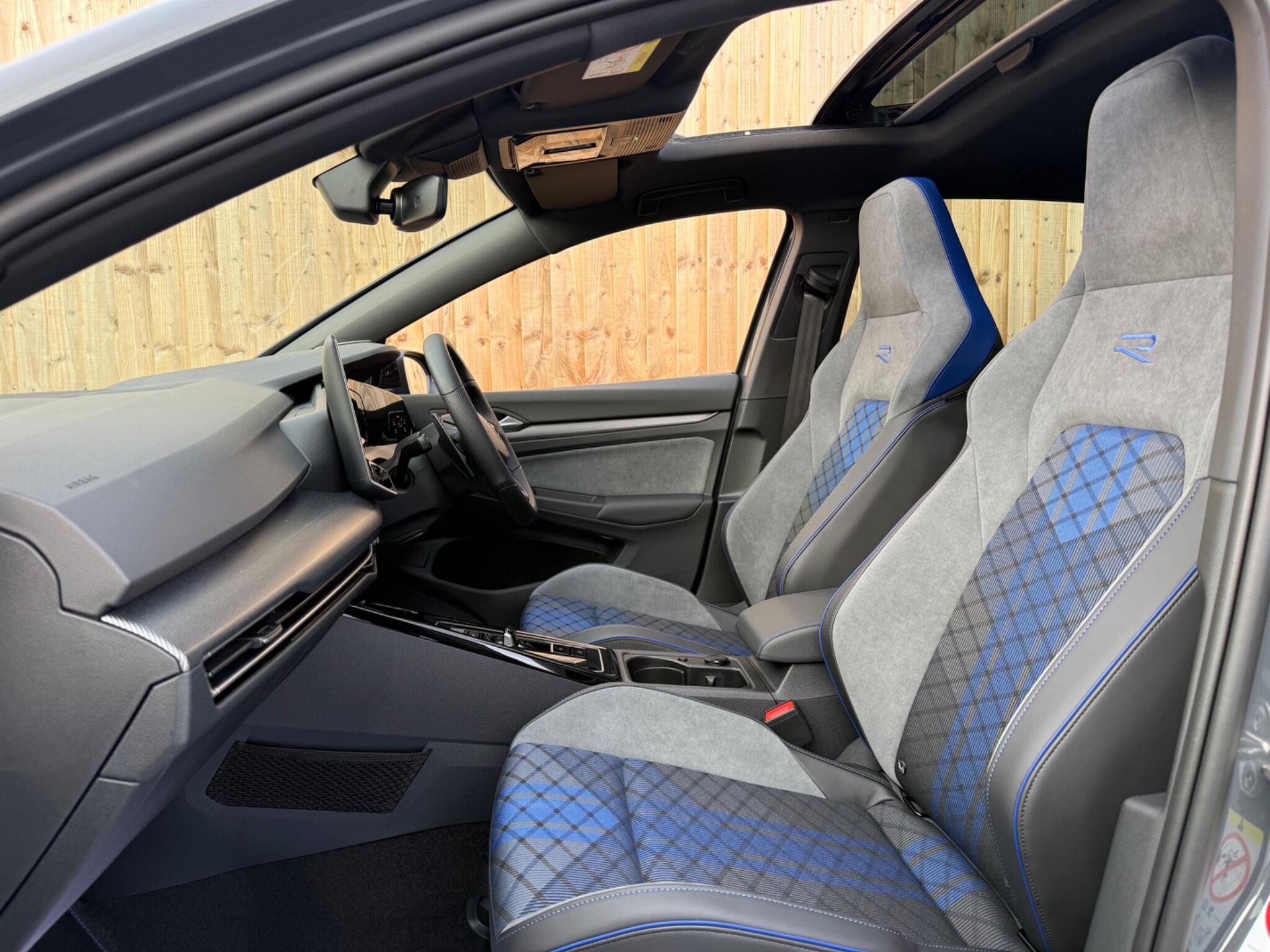 Volkswagen Golf view 8