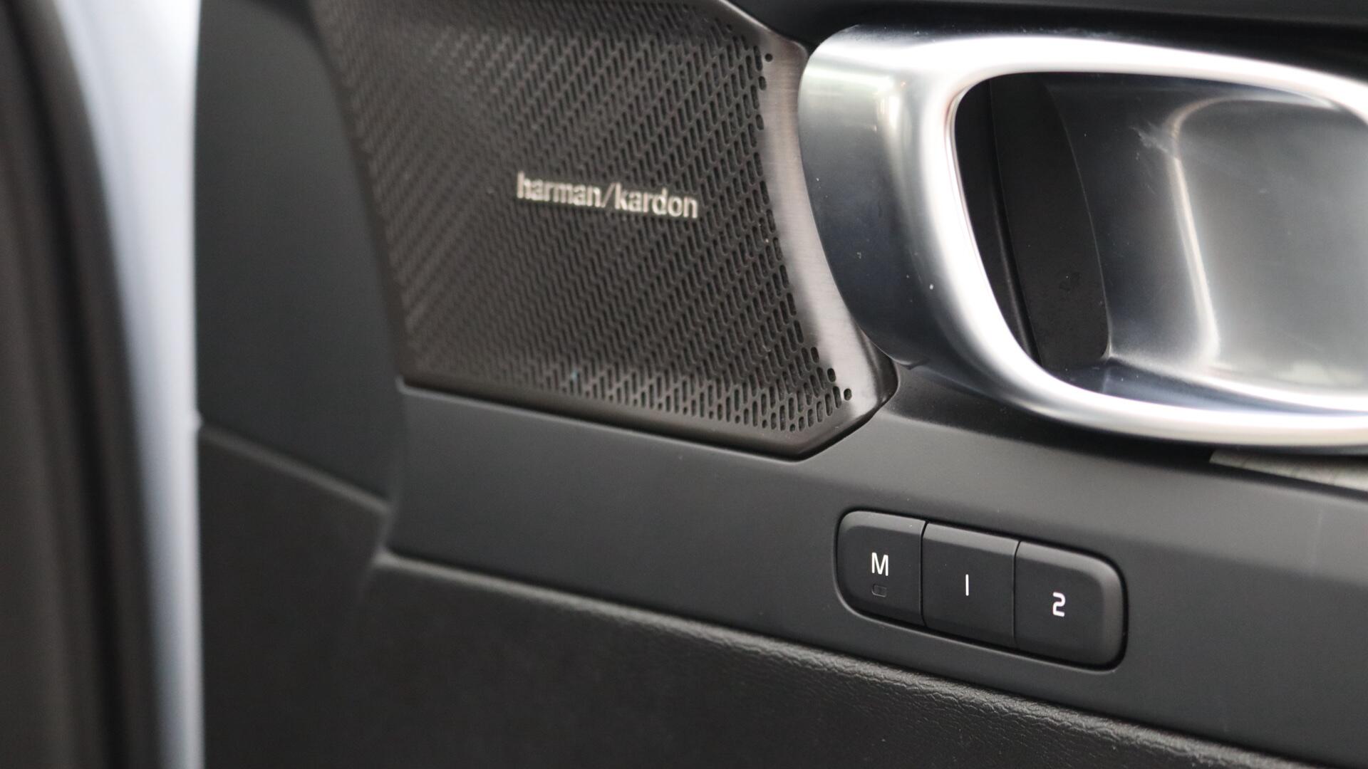 Volvo XC40 view 42