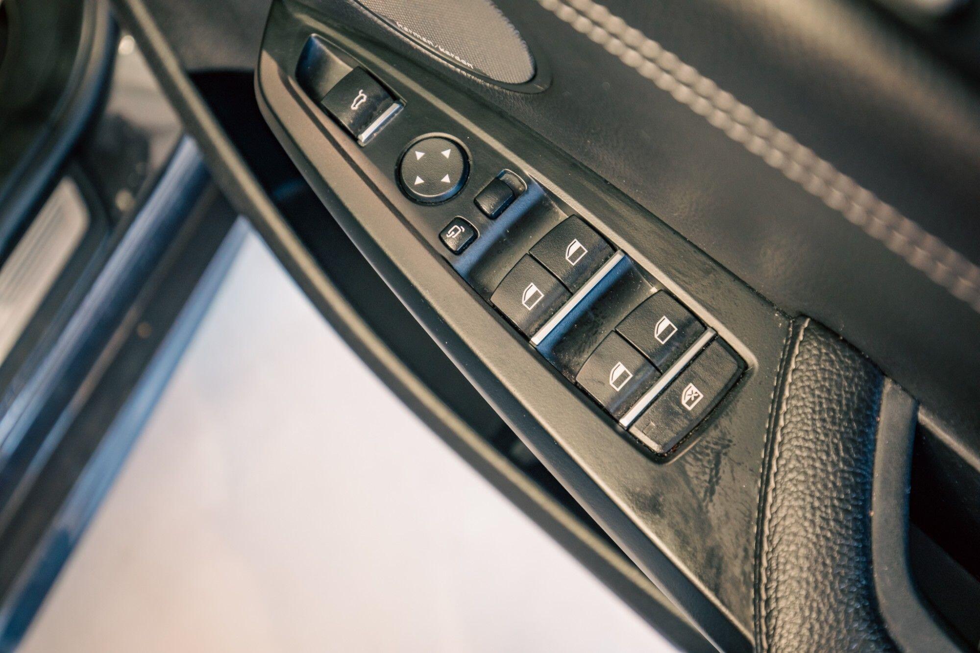 BMW X4 view 10