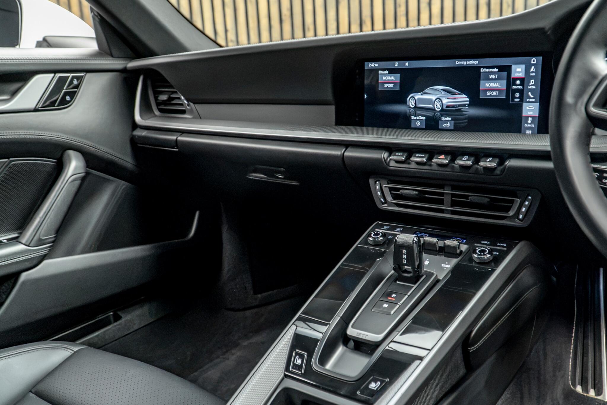 Porsche 911 view 25