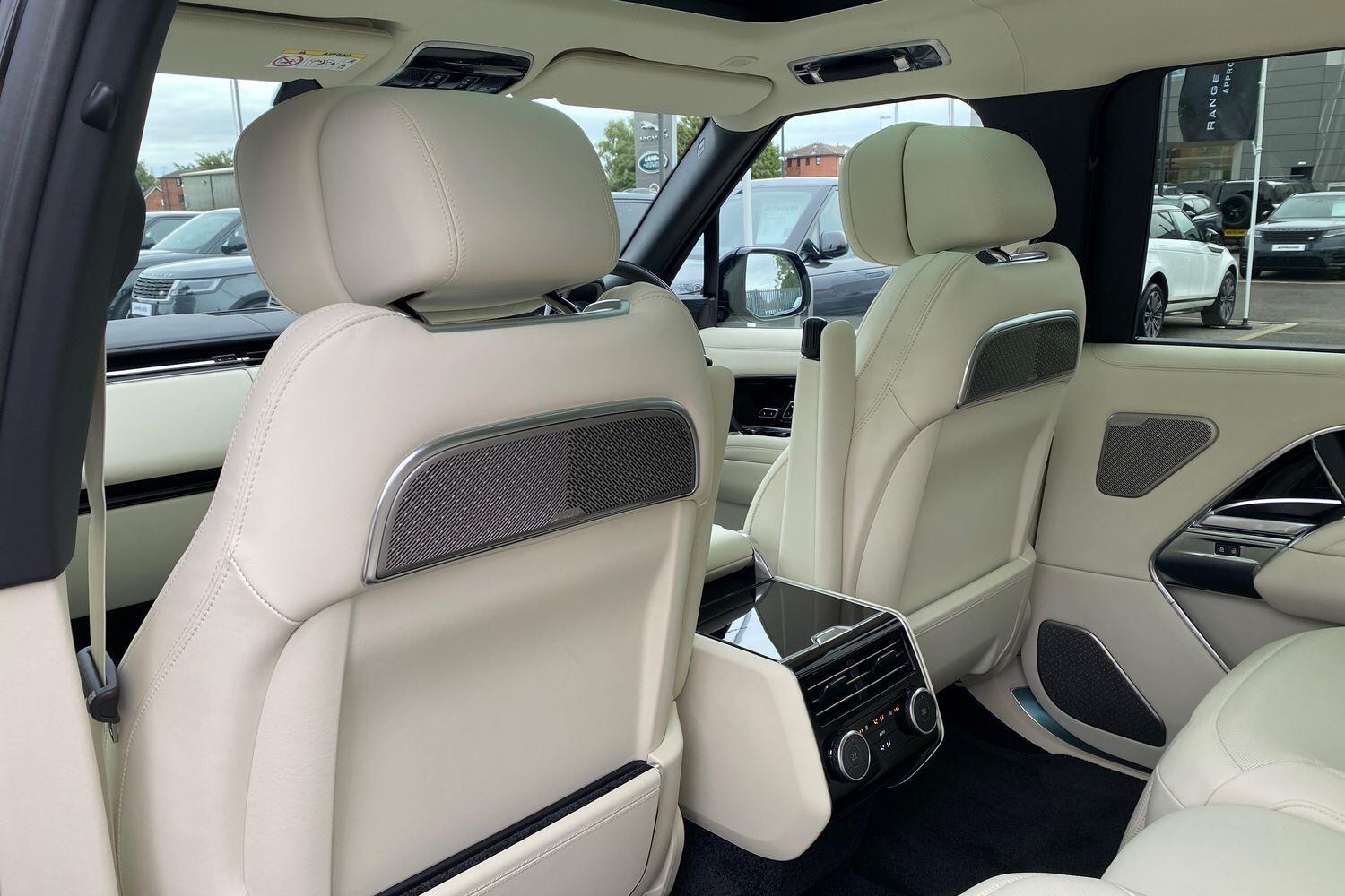Land Rover Range Rover view 14