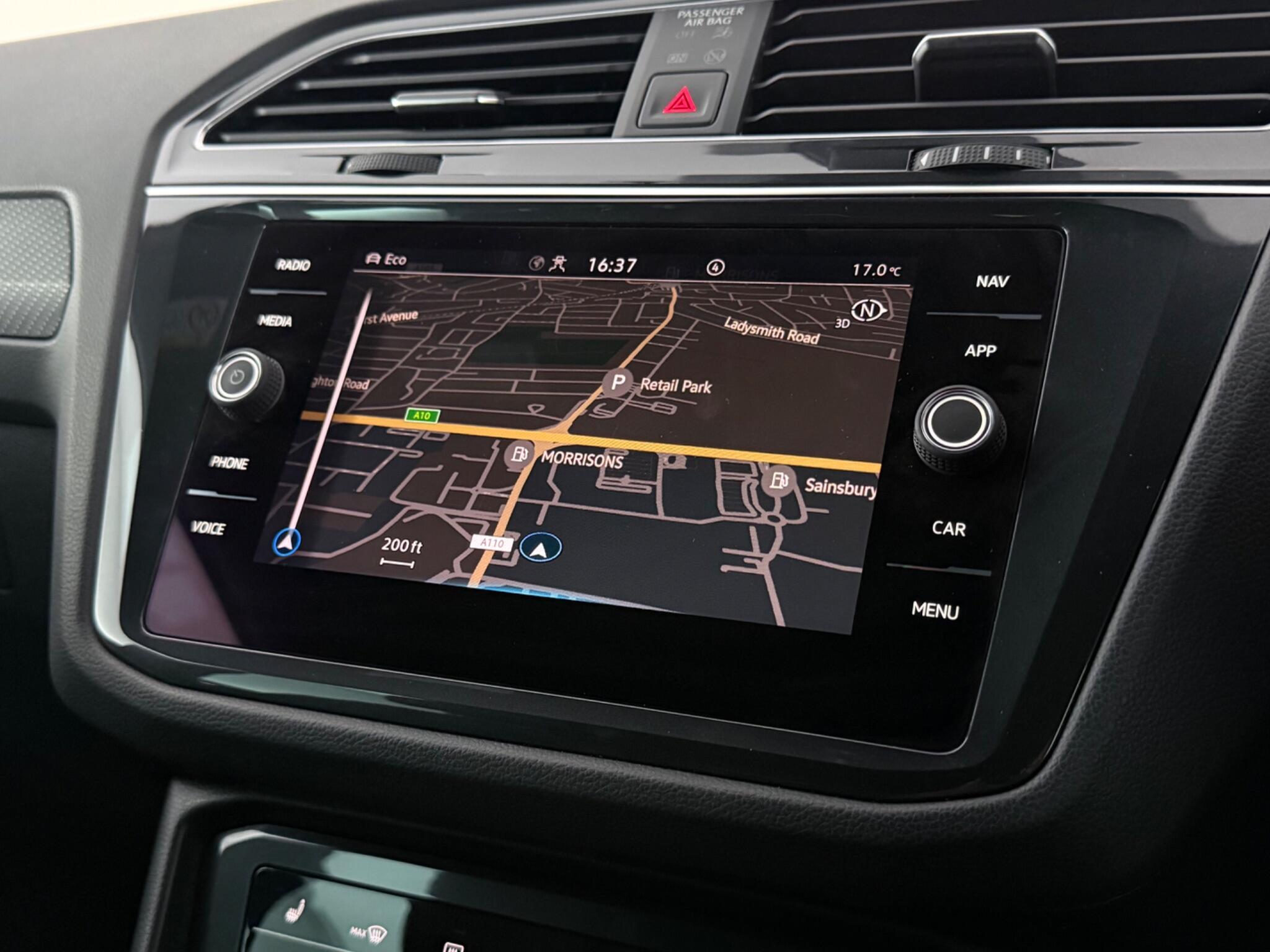 Volkswagen Tiguan view 22