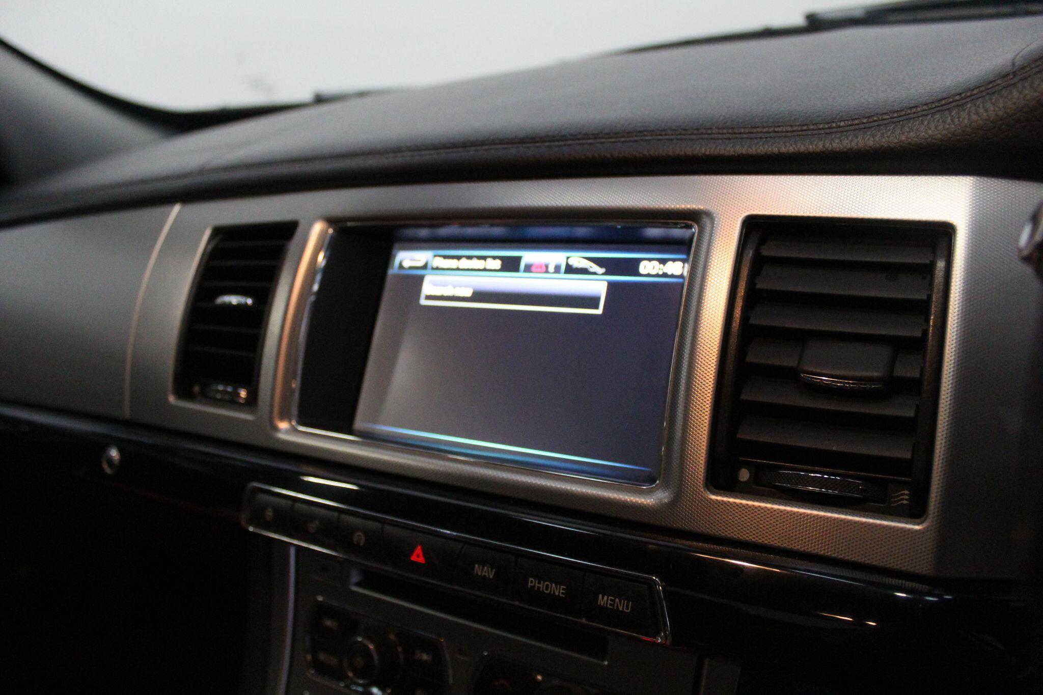 Jaguar XF view 38