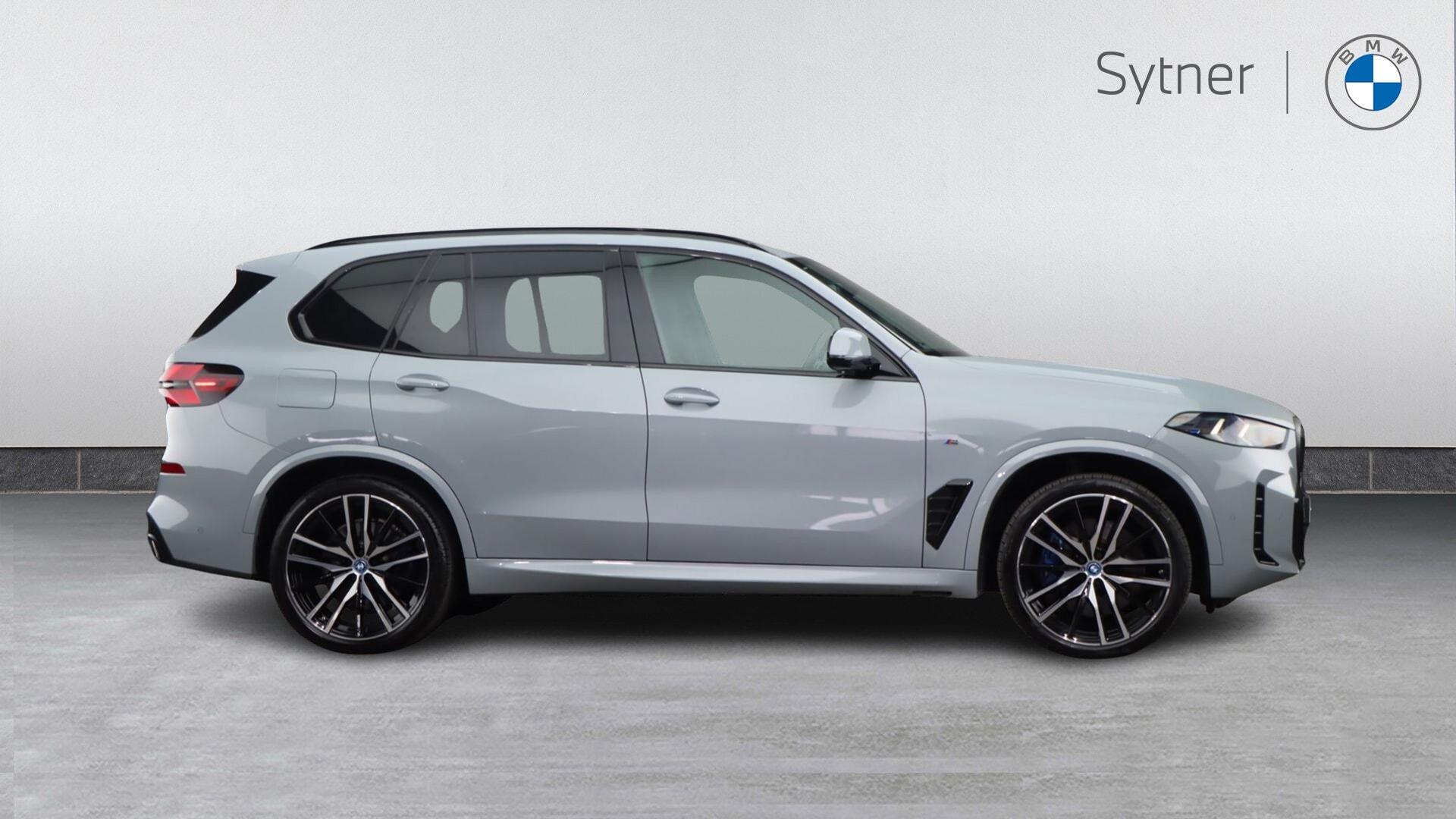 BMW X5 view 3