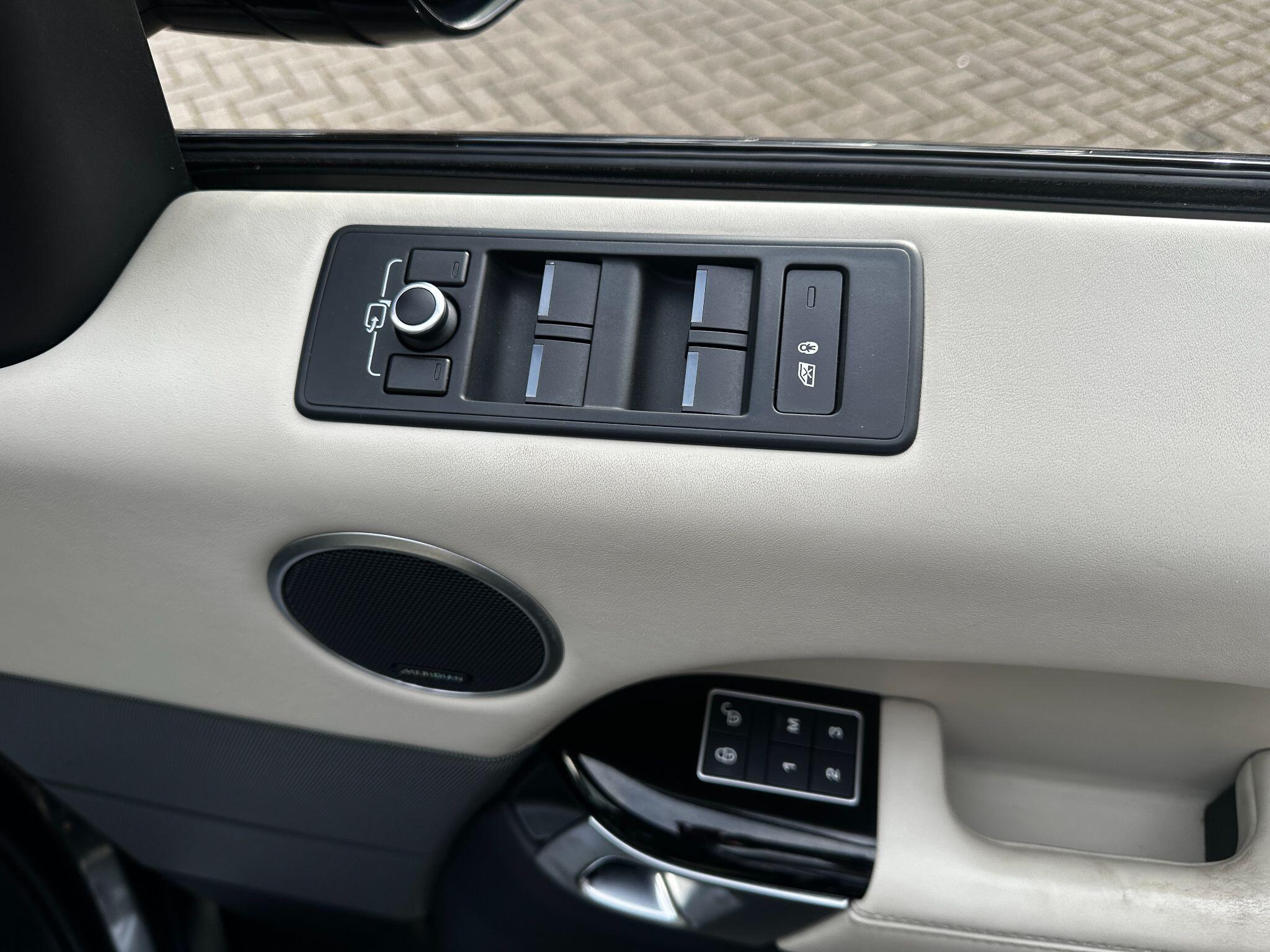 Land Rover Range Rover Sport view 19