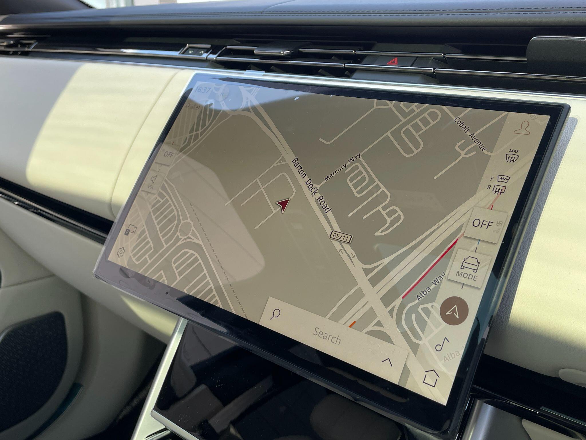 Land Rover Range Rover view 18
