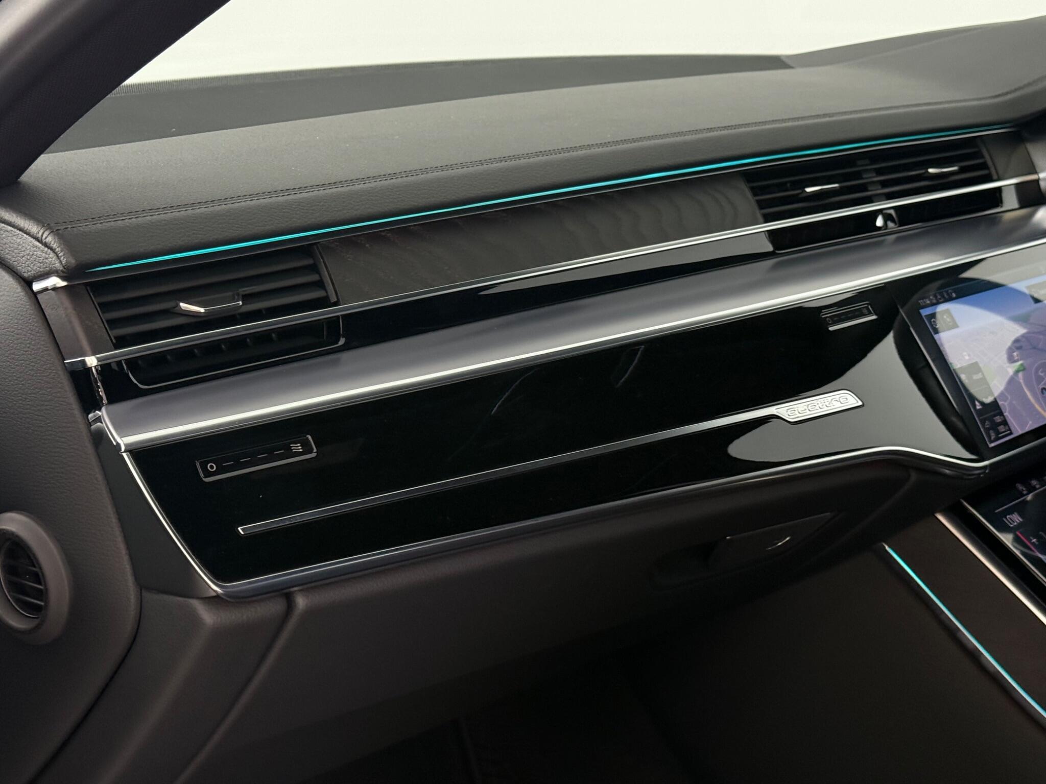 Audi A8 view 36