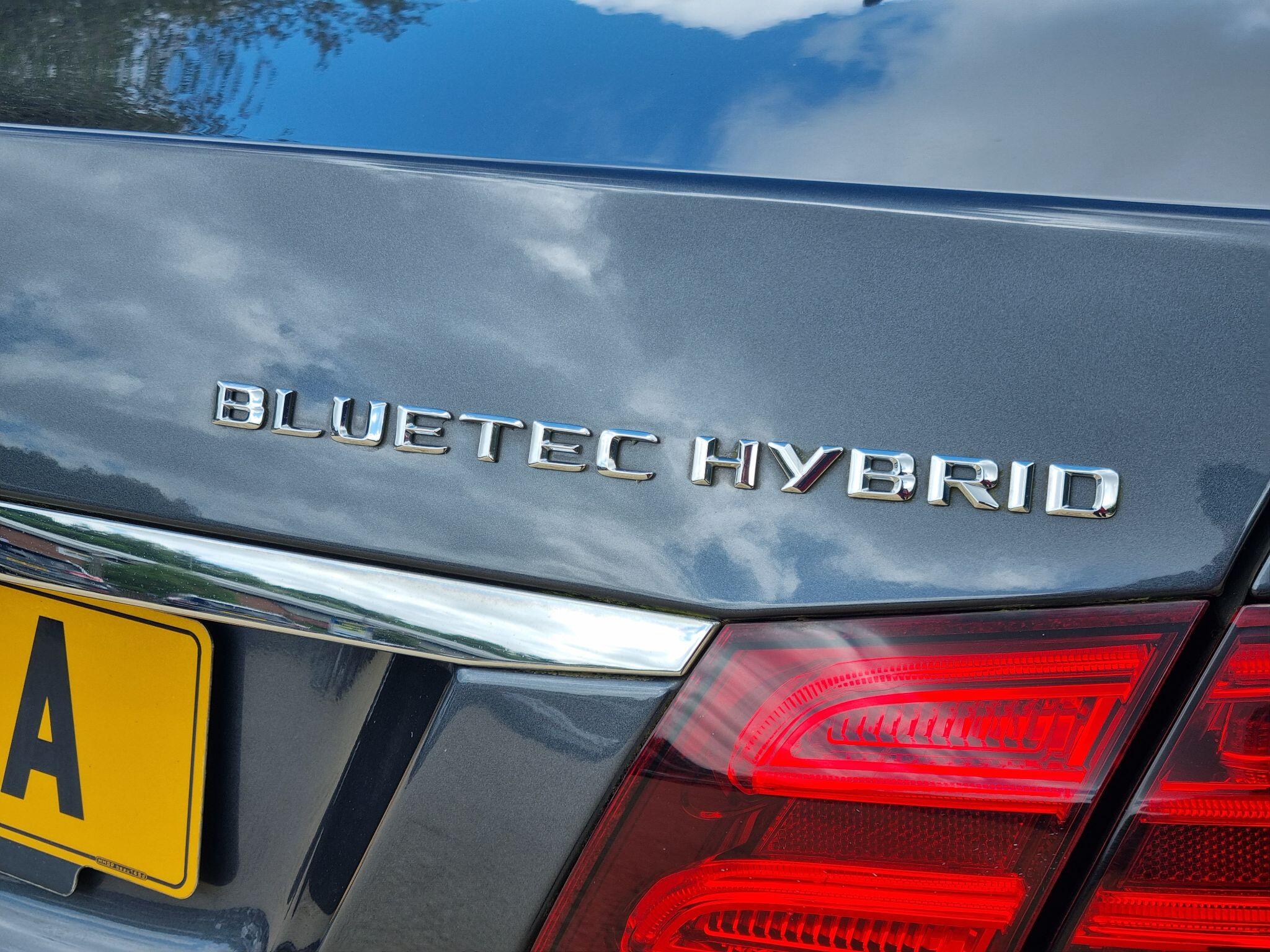 Mercedes-Benz E Class view 12