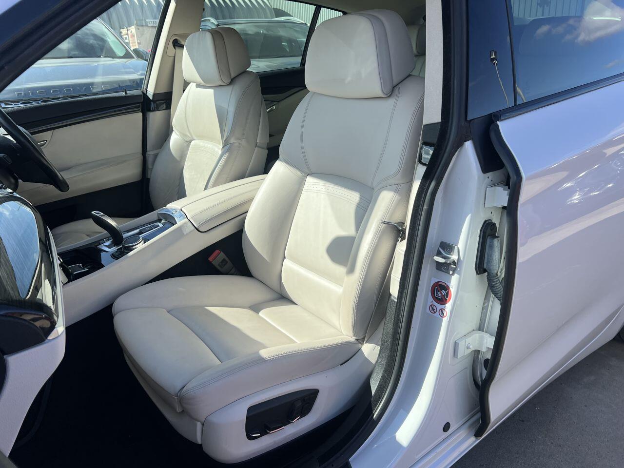 BMW 5 Series view 29