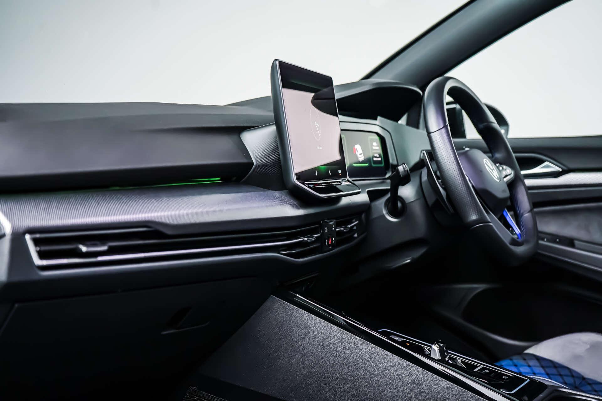 Volkswagen Golf view 23