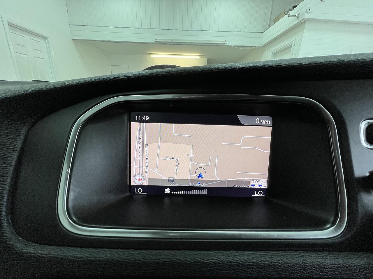 Volvo V40 view 10