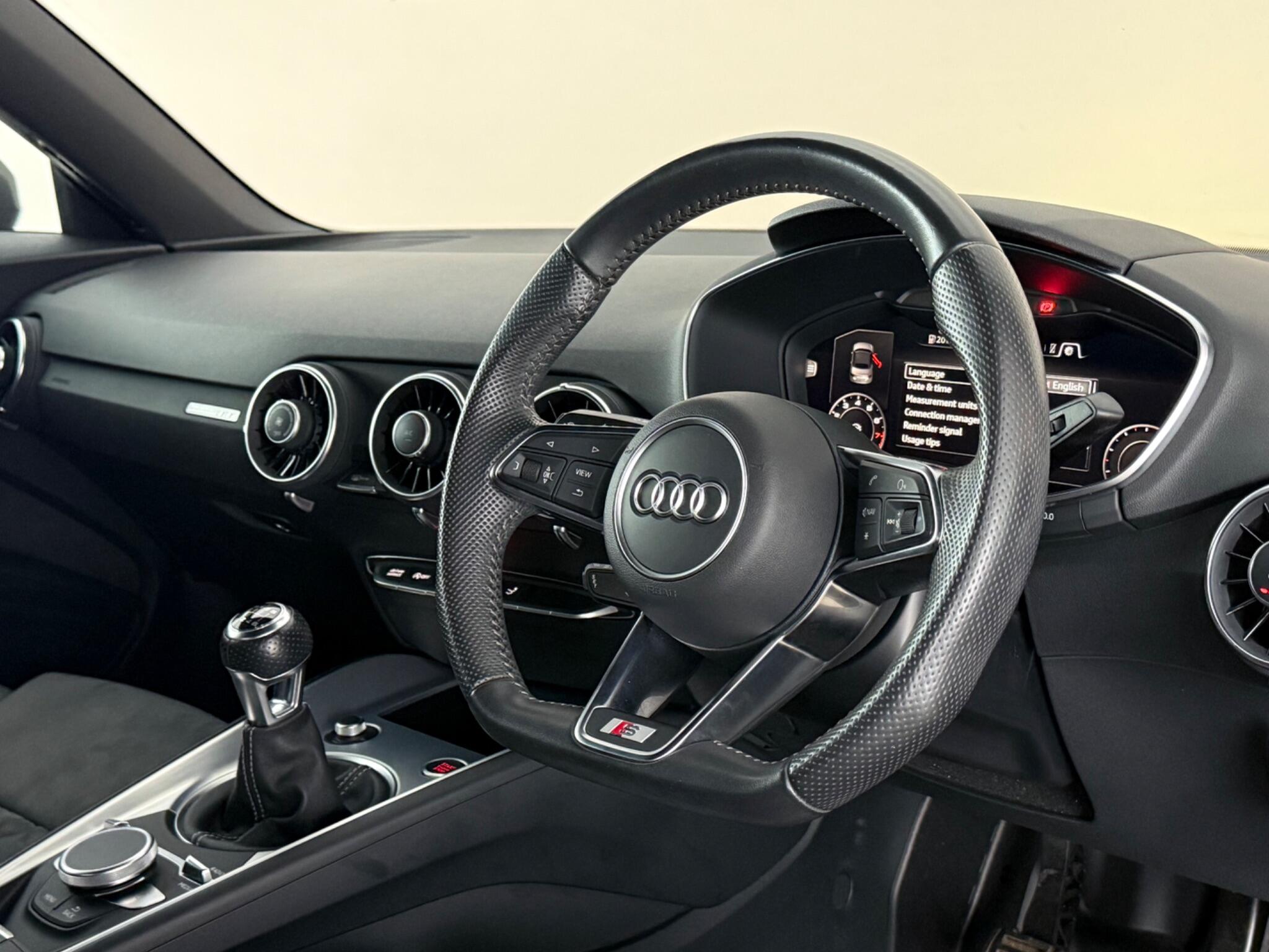 Audi TT view 3
