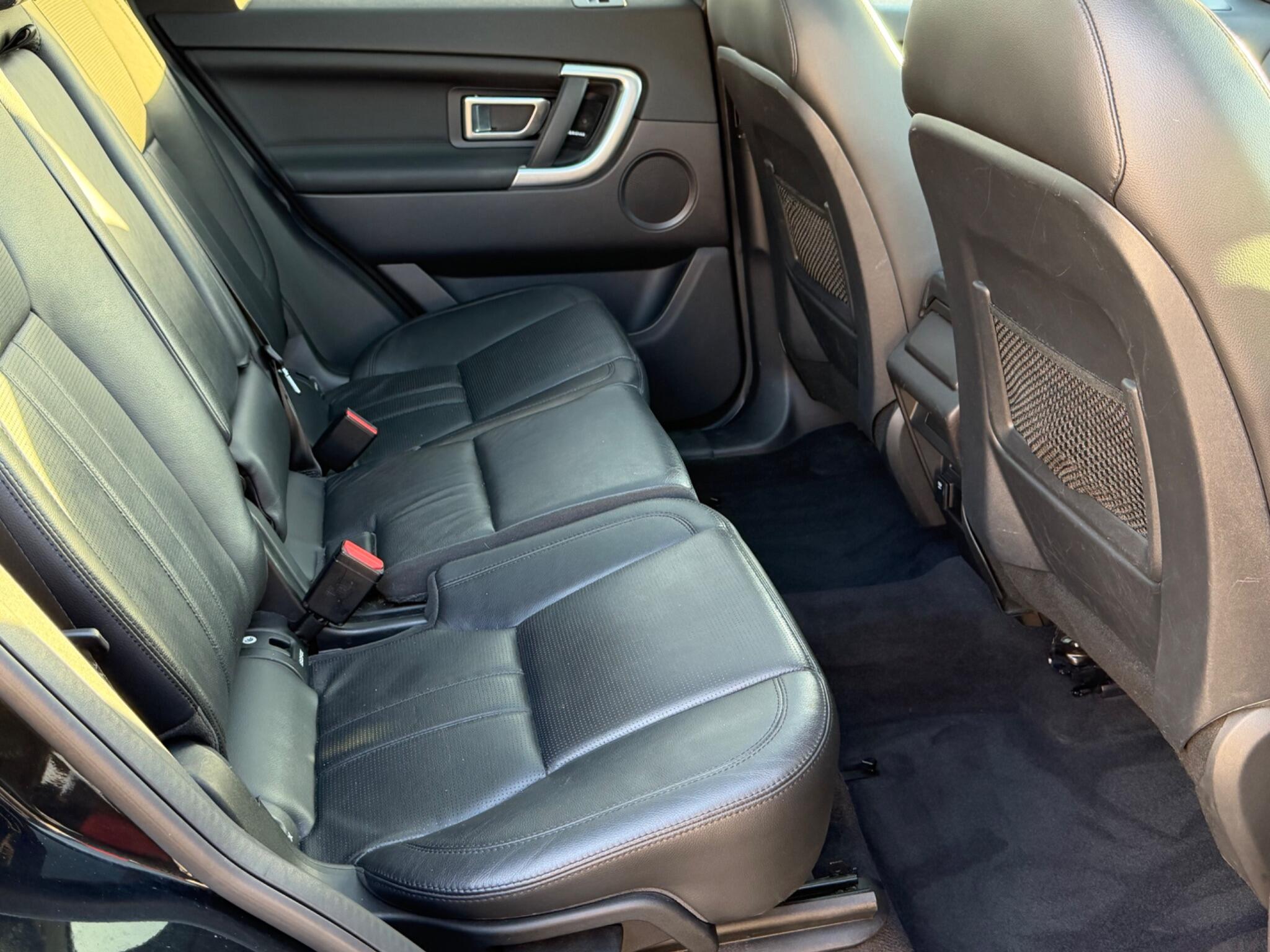 Land Rover Discovery Sport view 12
