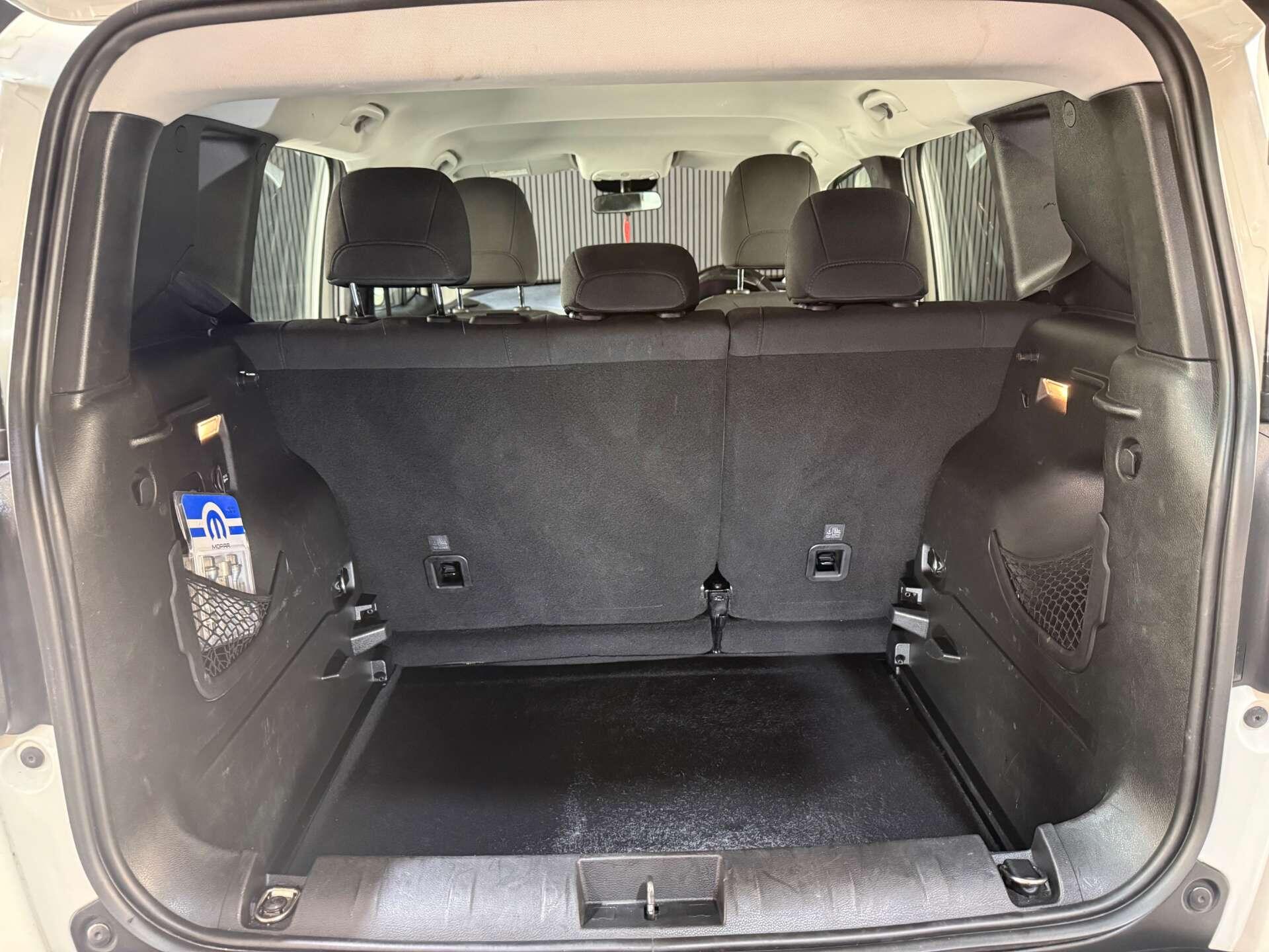 Jeep Renegade view 15