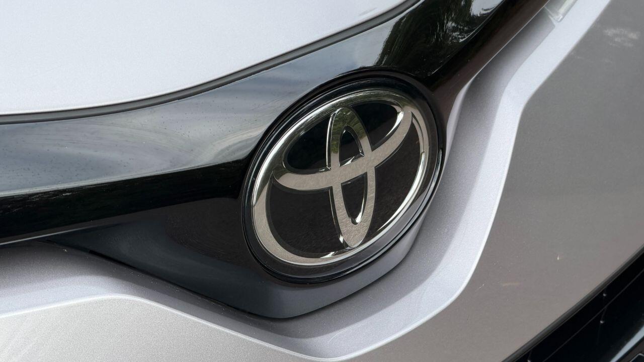 Toyota C-HR view 40