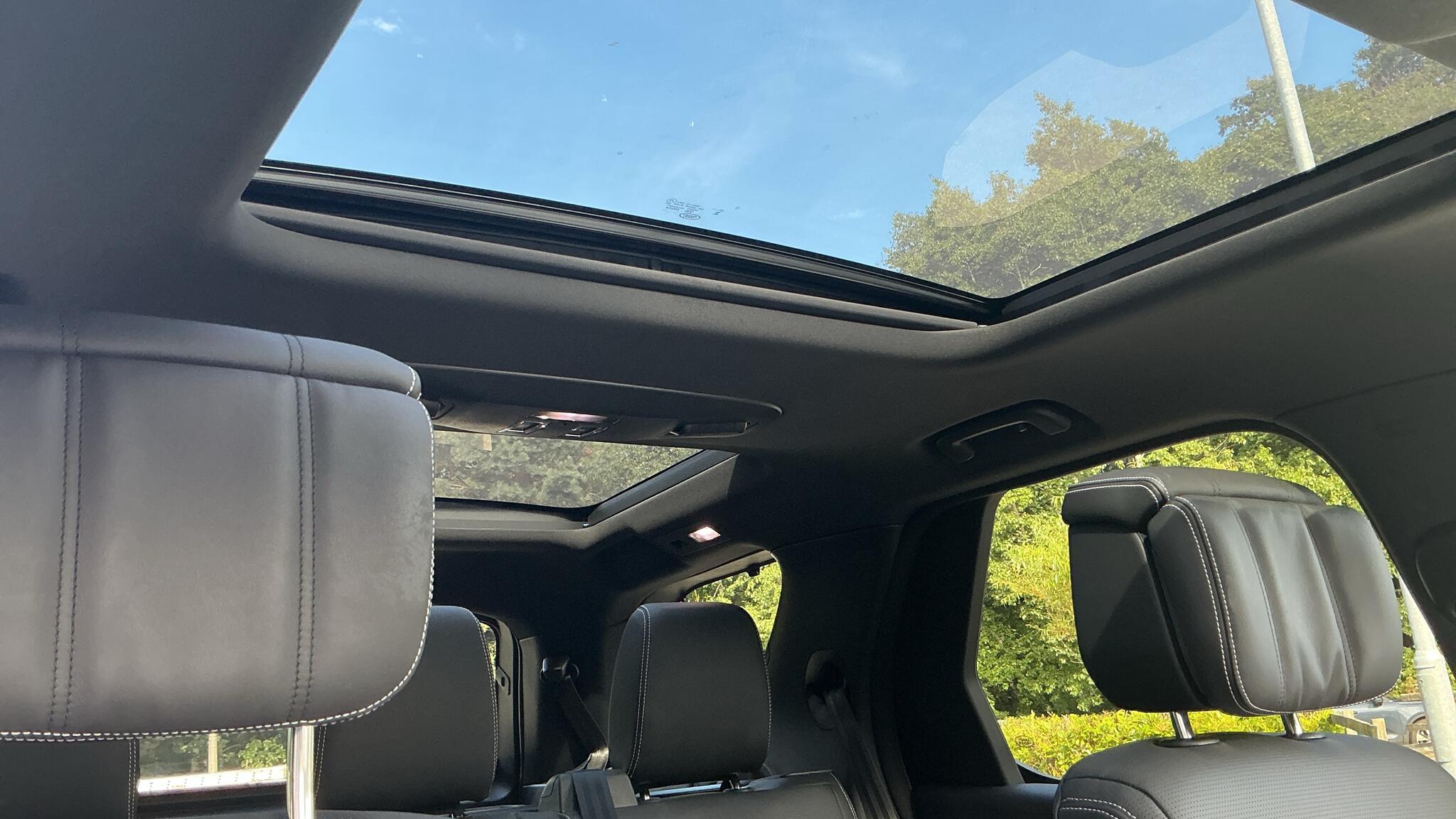 Land Rover Discovery view 37