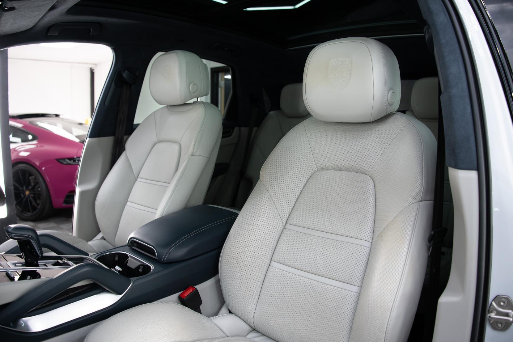 Porsche Cayenne view 10