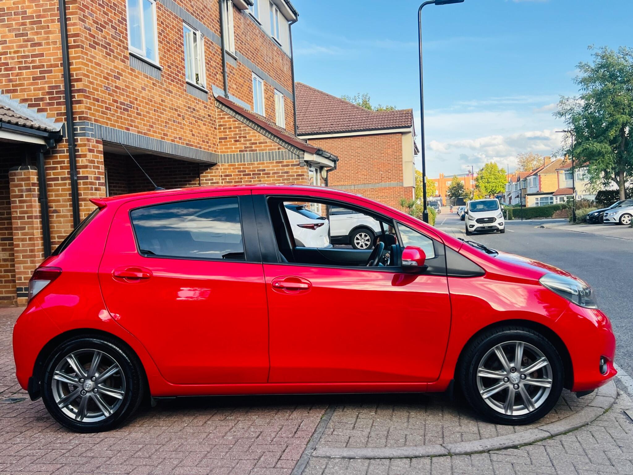 Toyota Yaris view 20