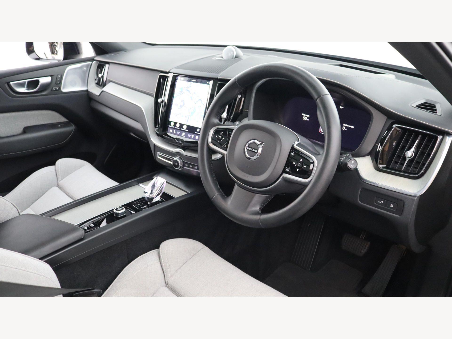 Volvo XC60 view 5
