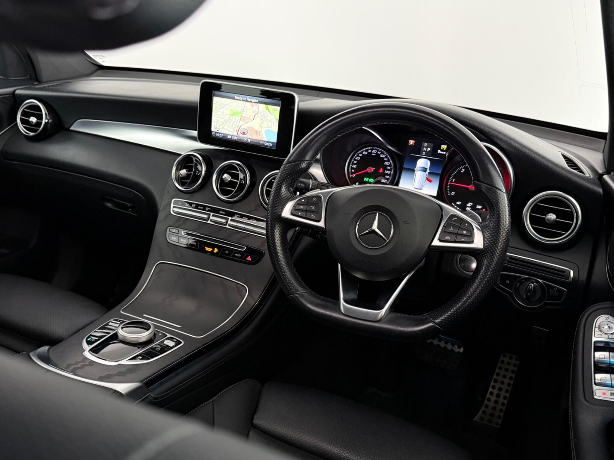 Mercedes-Benz GLC view 12