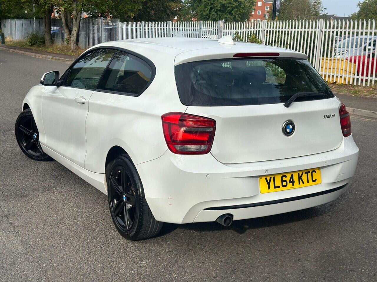 BMW 1 Series view 5