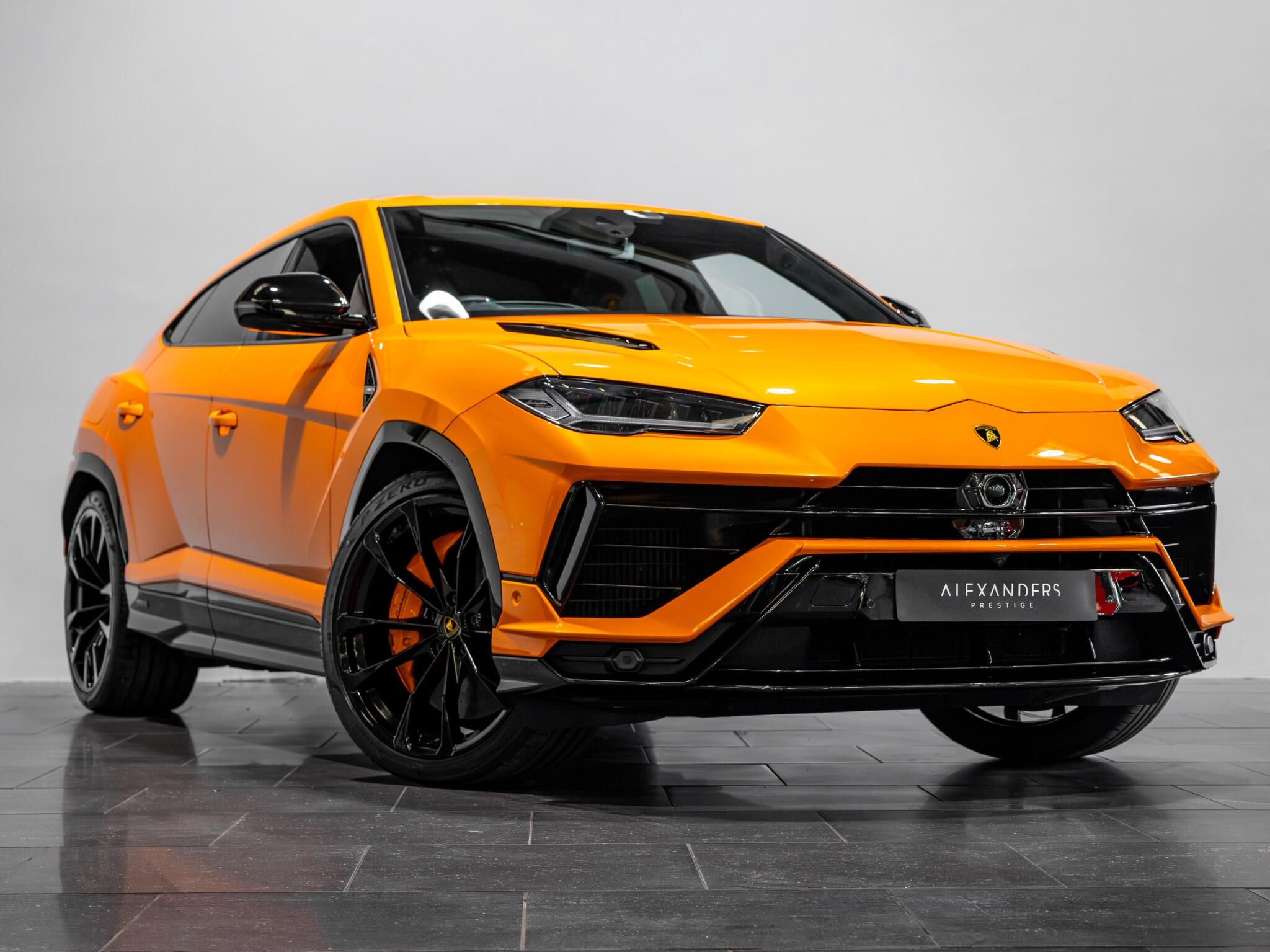 Lamborghini Urus view 6
