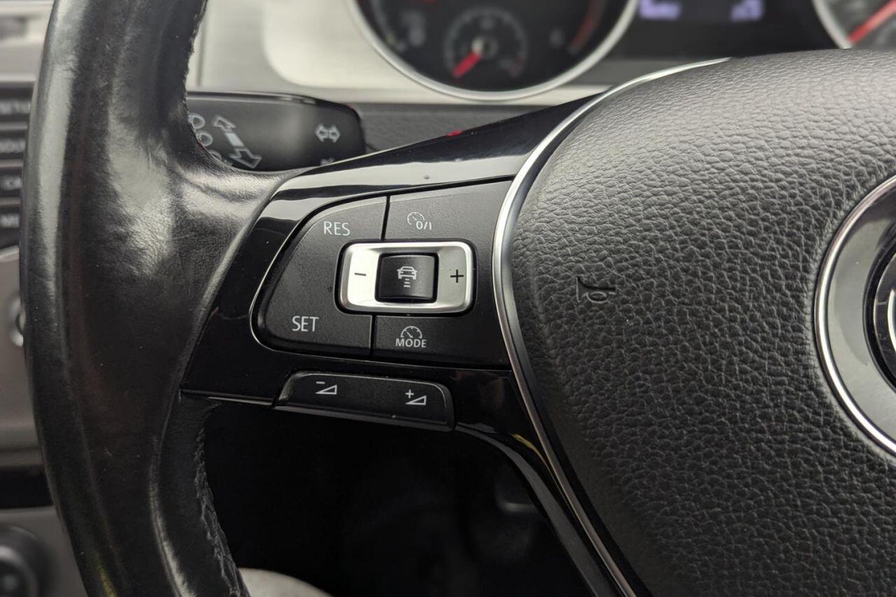 Volkswagen Golf view 29