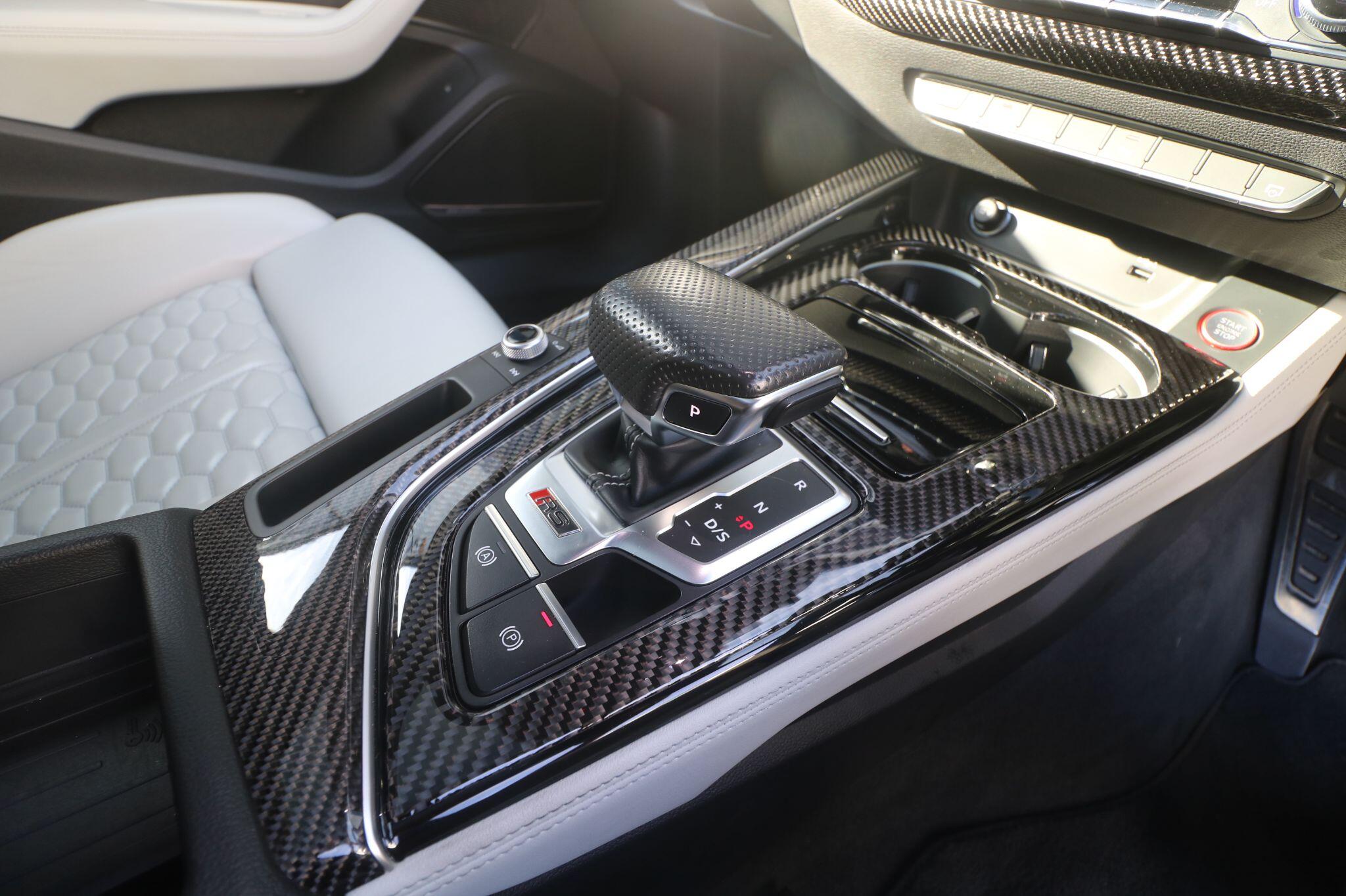 Audi RS4 view 10