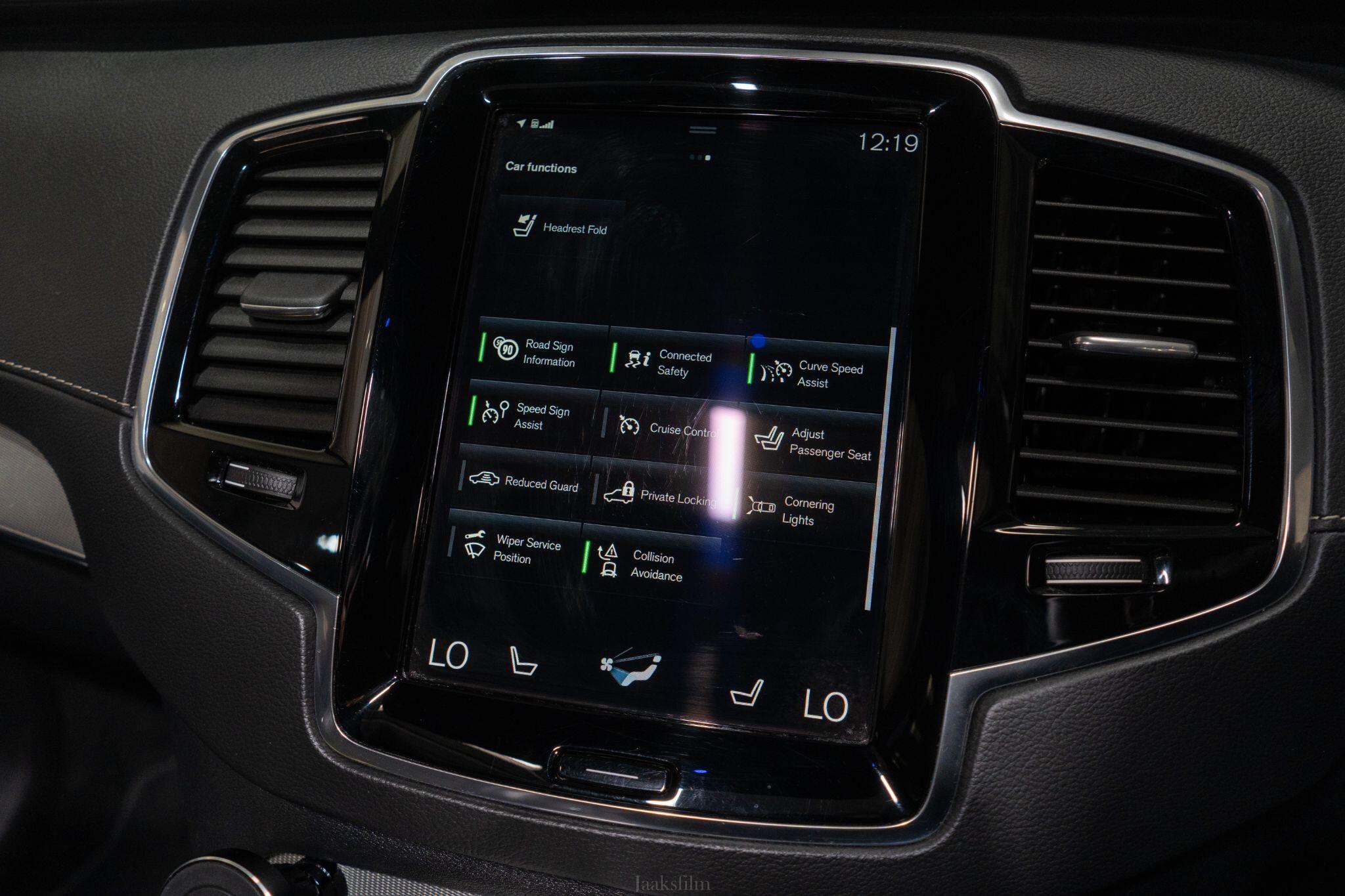 Volvo XC90 view 28