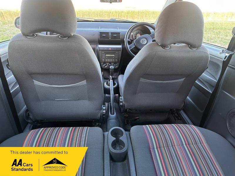 2006 Volkswagen Fox image 23
