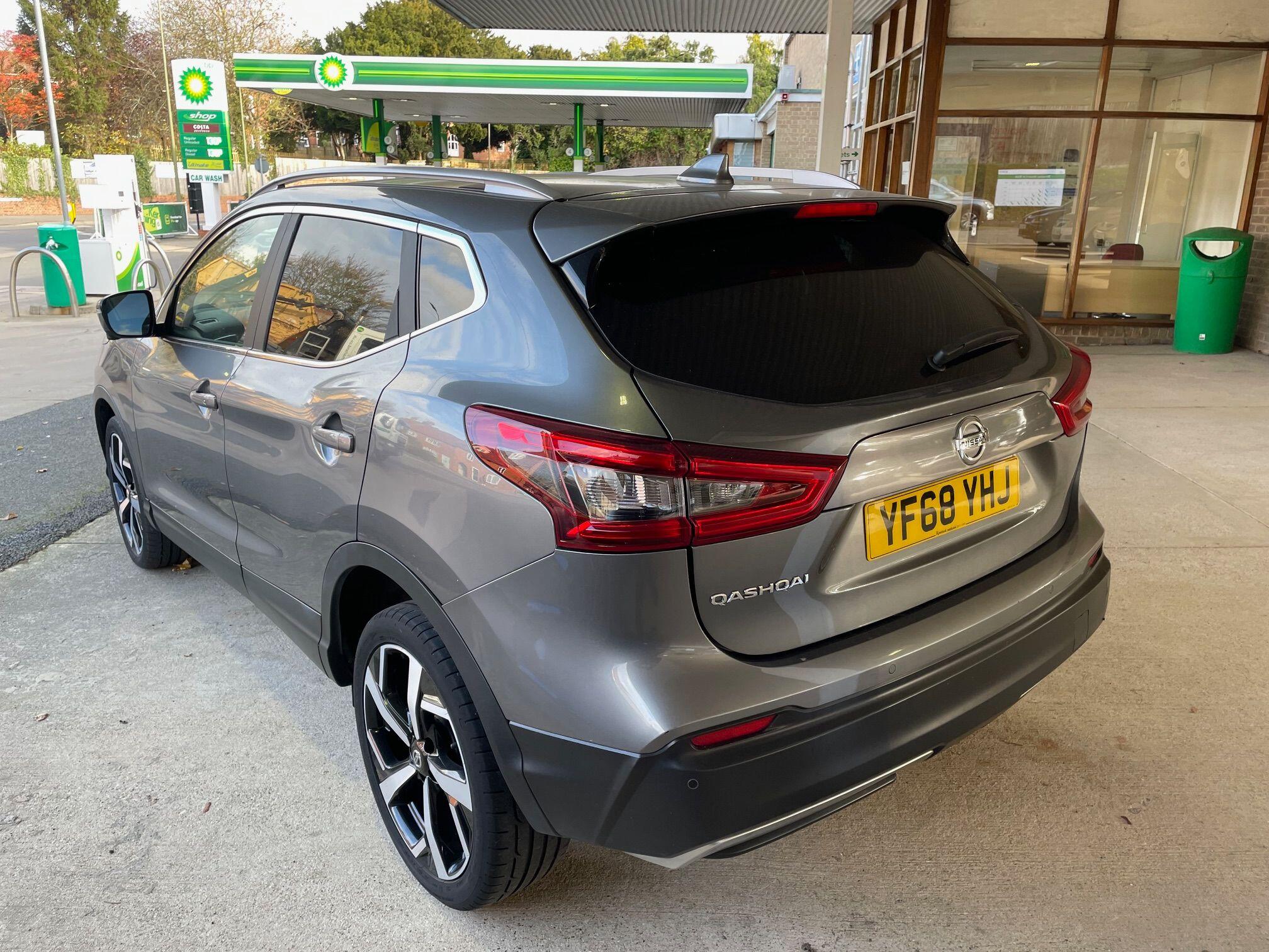 2018 Nissan Qashqai 1.3 DIG-T Tekna DCT Auto Euro 6 (s/s) 5dr • 33,000 miles image 4