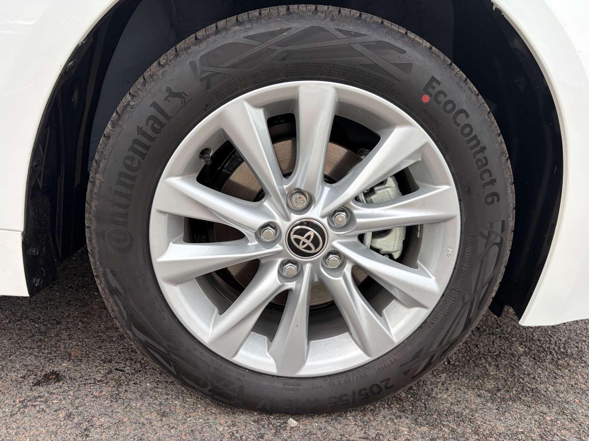 Toyota Corolla view 11