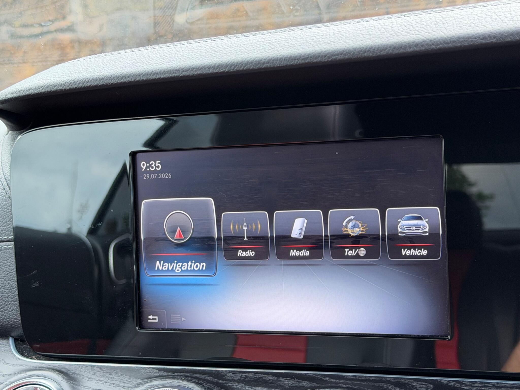 Mercedes-Benz E-Class view 39